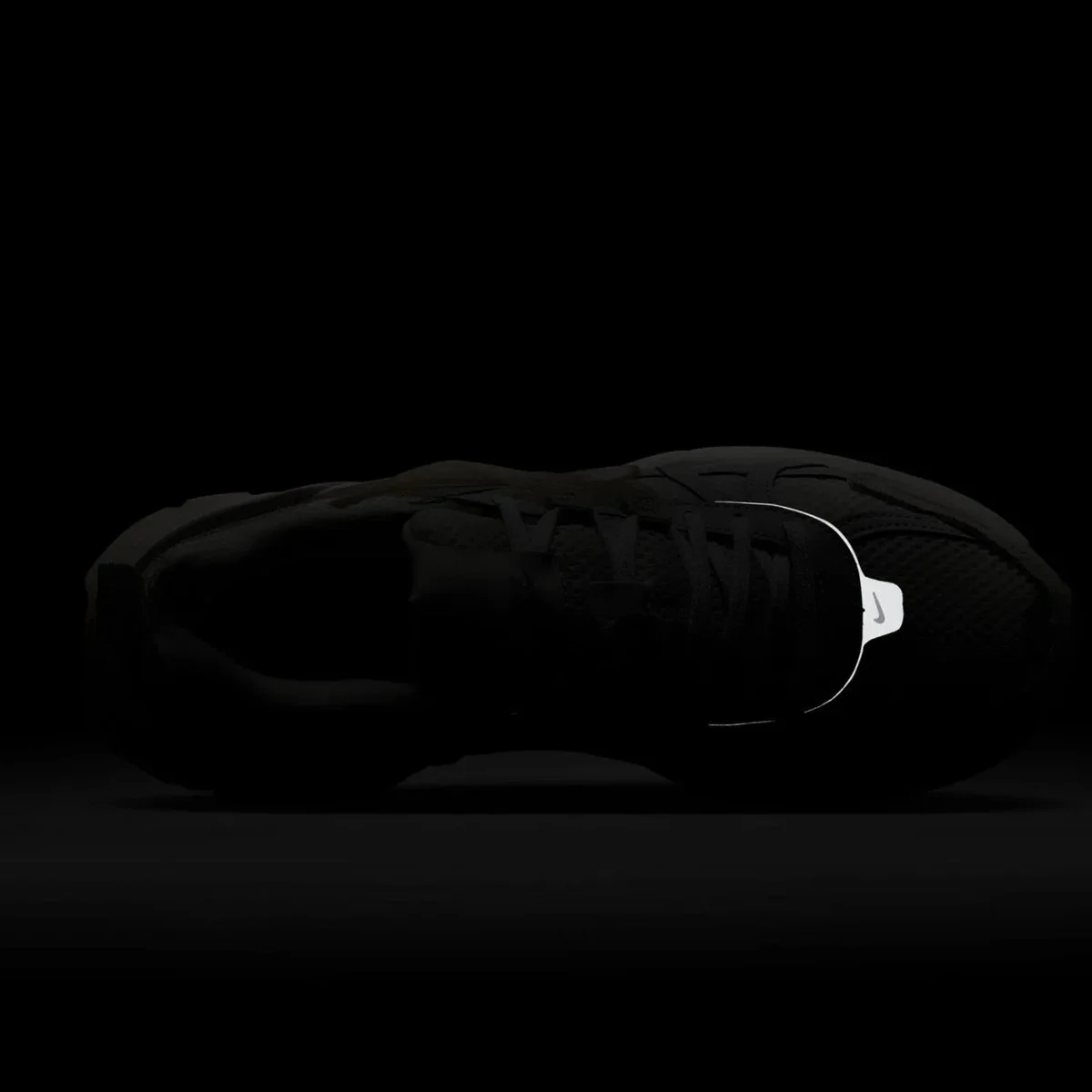 Nike V2K Run Womens Walking Shoes Reflektörlü Kadın Yürüyüş Ayakkabısı Krem Nike V2K Run Womens Walking Shoes Reflektörlü Kadın Yürüyüş Ayakkabısı Krem