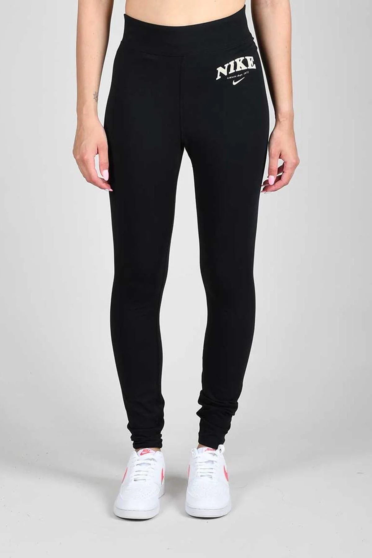 Nike Varsity Women's Leggings High Rise Yüksek Belli Pamuklu Kadın Tayt Siyah Nike Varsity Women's Leggings High Rise Yüksek Belli Pamuklu Kadın Tayt Siyah Fiyatı, Yorumları ve Özellikleri