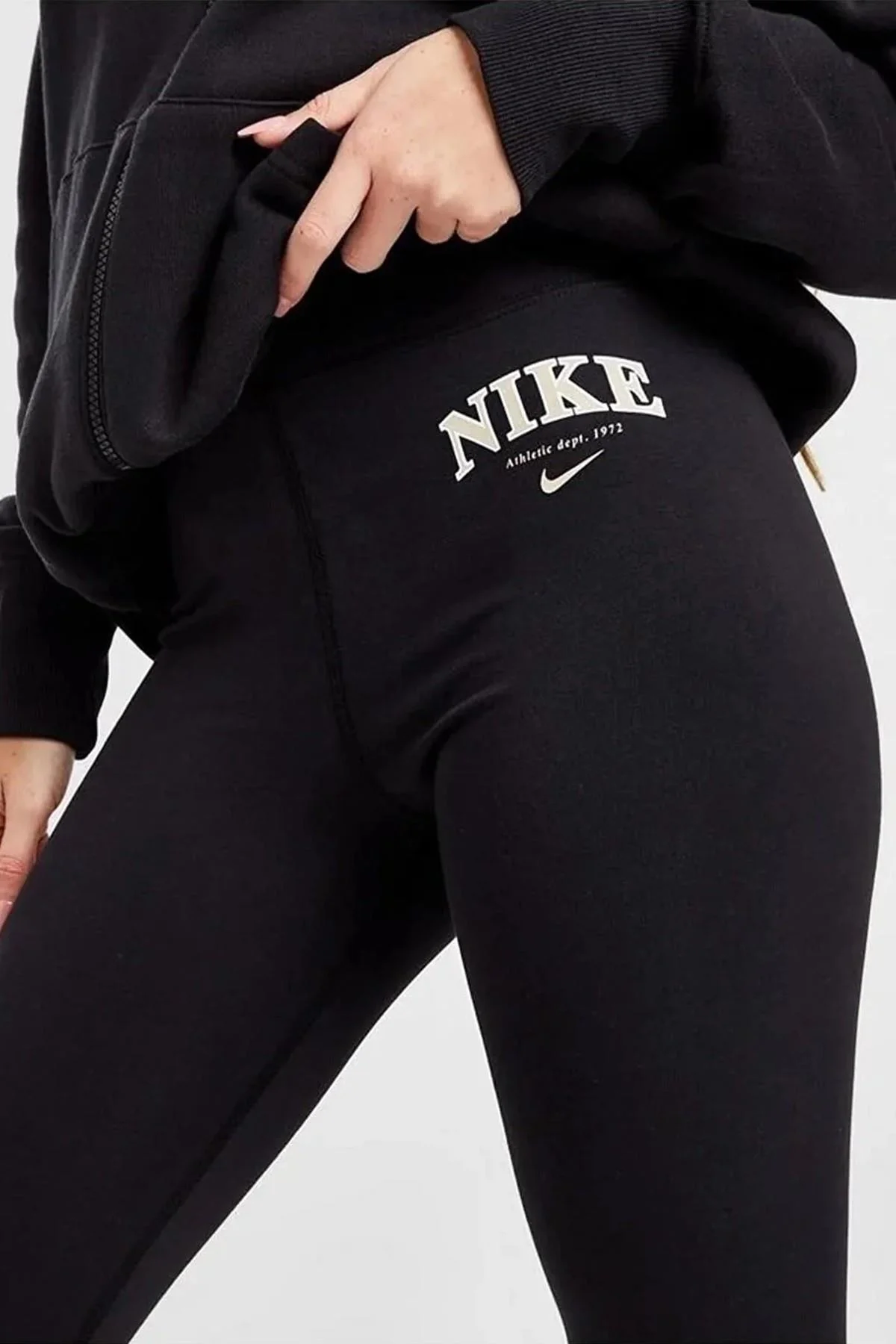 Nike Varsity Women's Leggings High Rise Yüksek Belli Pamuklu Kadın Tayt Siyah Nike Varsity Women's Leggings High Rise Yüksek Belli Pamuklu Kadın Tayt Siyah Fiyatı, Yorumları ve Özellikleri