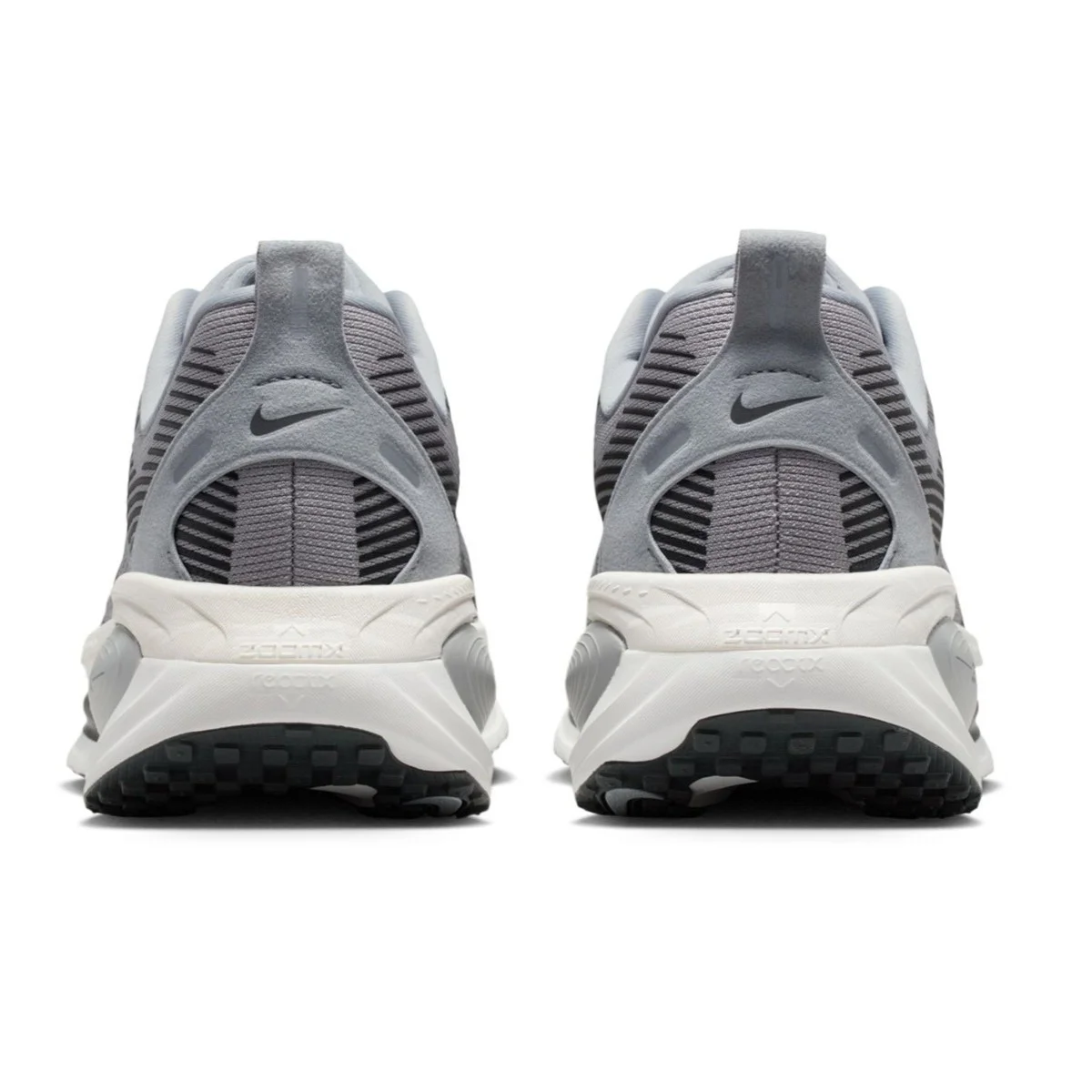 Nike Vomero 18 ZoomX Mens Running Shoes Reflektörlü Erkek Yürüyüş Koşu Ayakkabısı Gri Nike Vomero 18 ZoomX Mens Running Shoes Reflektörlü Erkek Yürüyüş Koşu Ayakkabısı Gri