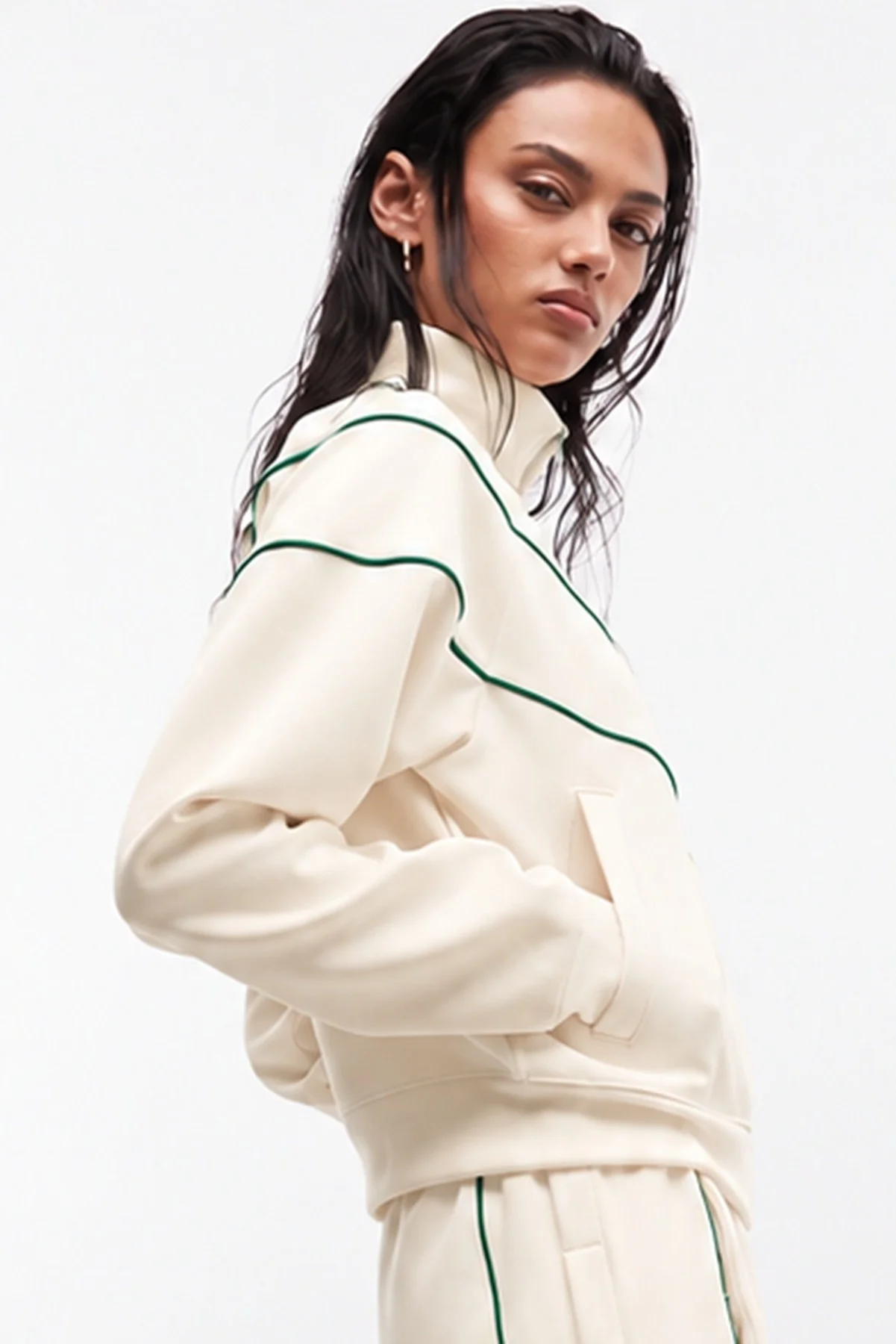 Nike Windrunner Piping Detail Track Full Zip Jacket Kadın Şerit Detaylı Spor Ceket Krem Nike Windrunner Piping Detail Track Full Zip Jacket Kadın Şerit Detaylı Spor Ceket Krem