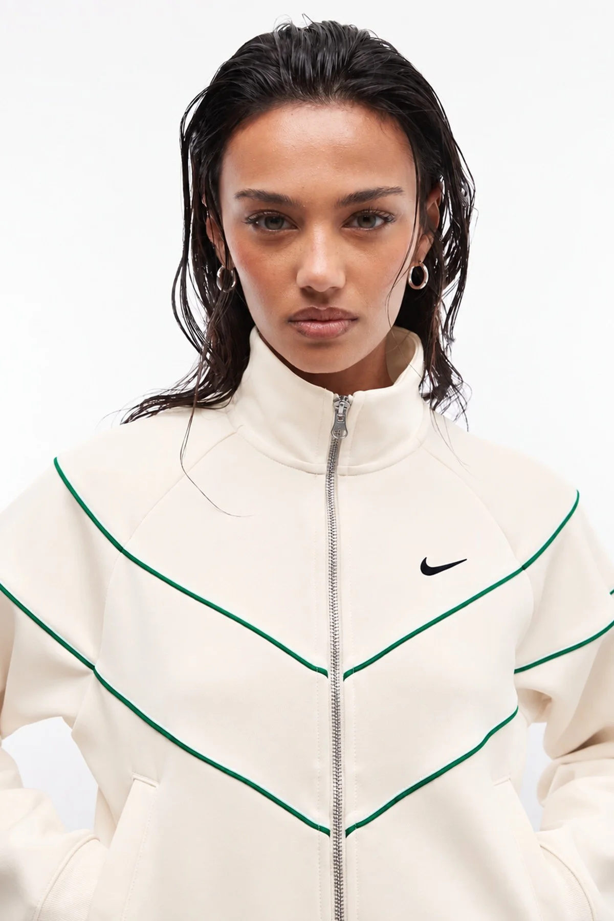Nike Windrunner Piping Detail Track Full Zip Jacket Kadın Şerit Detaylı Spor Ceket Krem Nike Windrunner Piping Detail Track Full Zip Jacket Kadın Şerit Detaylı Spor Ceket Krem