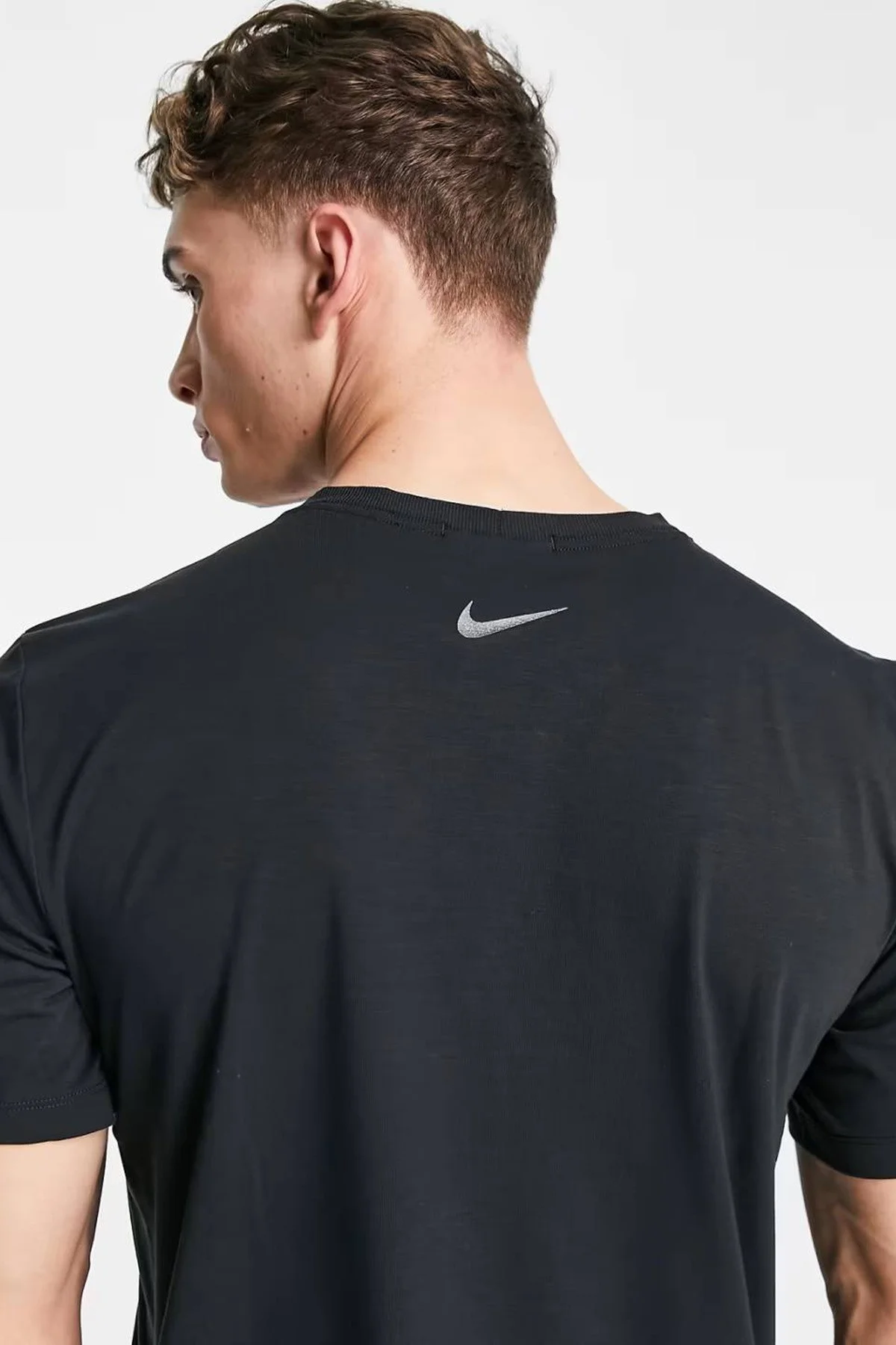 Nike Yoga Dri Fit Sports Men's T-shirt Erkek Yoga Antrenman Tişört Siyah Nike Yoga Dri Fit Sports Men's T-shirt Erkek Yoga Antrenman Tişört Siyah Fiyatı, Yorumları ve Özellikleri