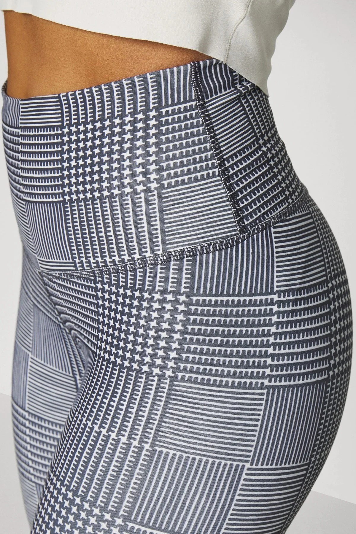 Nike Yoga High Rise 7/8 Length Tight Kadın Nakış Swooshlu İç Yan Cepli Yüksek Bel Tayt Beyaz Siyah Fiyatı, Yorumları ve Özellikleri