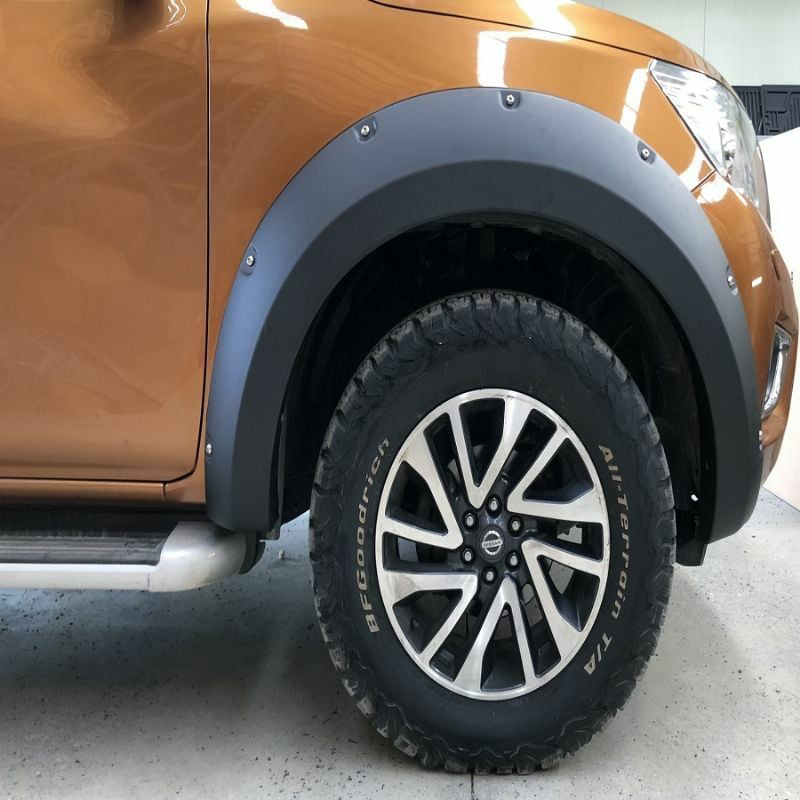 Nissan Navara Uyumlu Çamurluk Kaplama Adblue Cıvatalı 4.5Cm Dodik Nissan Navara Uyumlu Çamurluk Kaplama Adblue Cıvatalı 4.5Cm Dodik