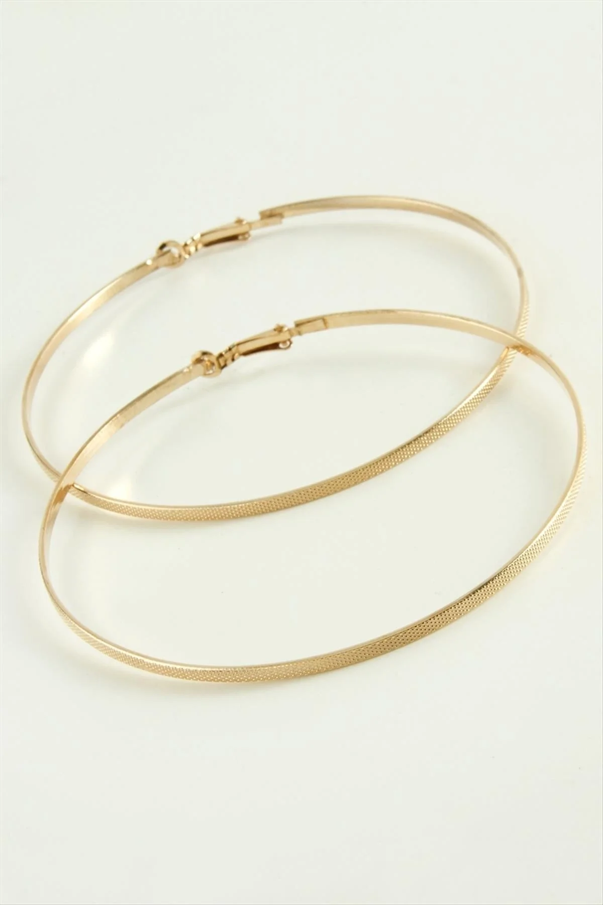 Noktalı Metal Halka Küpe 8 cm
