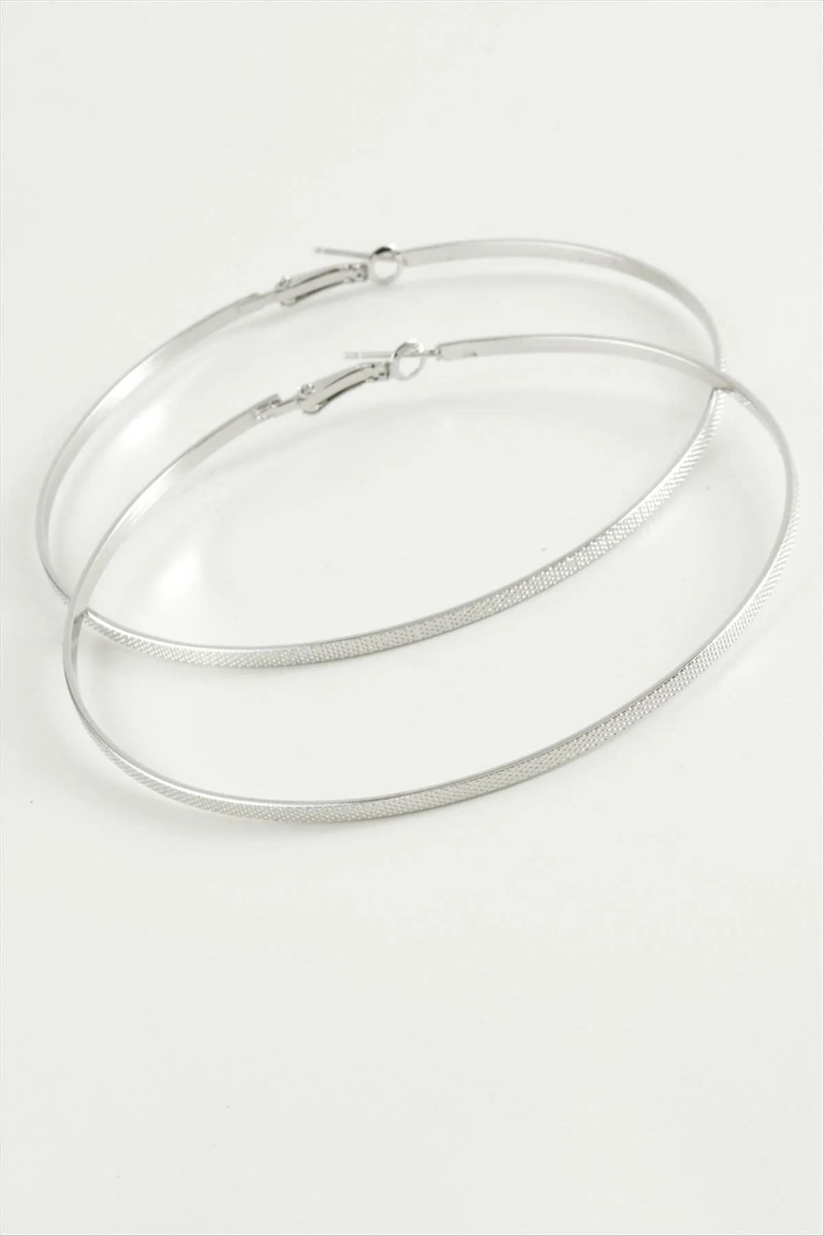 Noktalı Metal Halka Küpe 8-10 cm