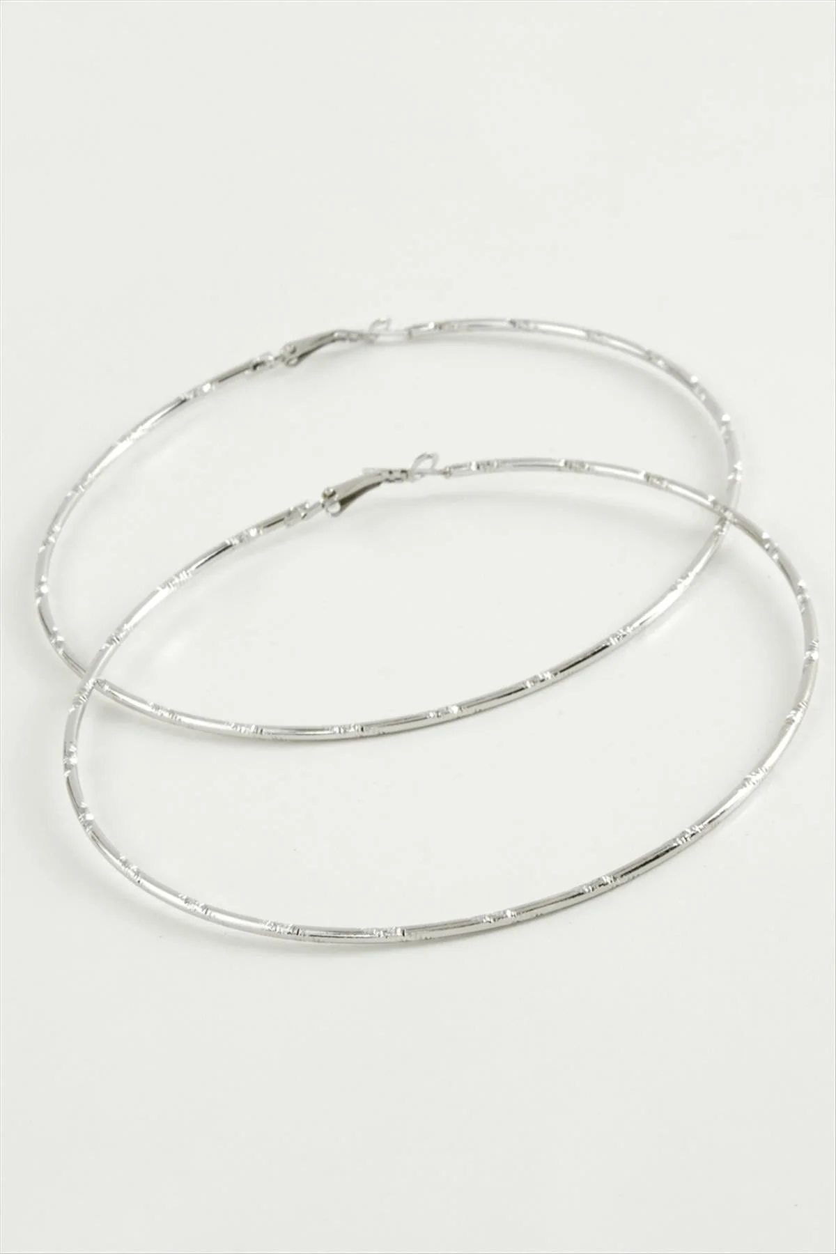 Noktalı Metal Halka Küpe 8-9-10 cm