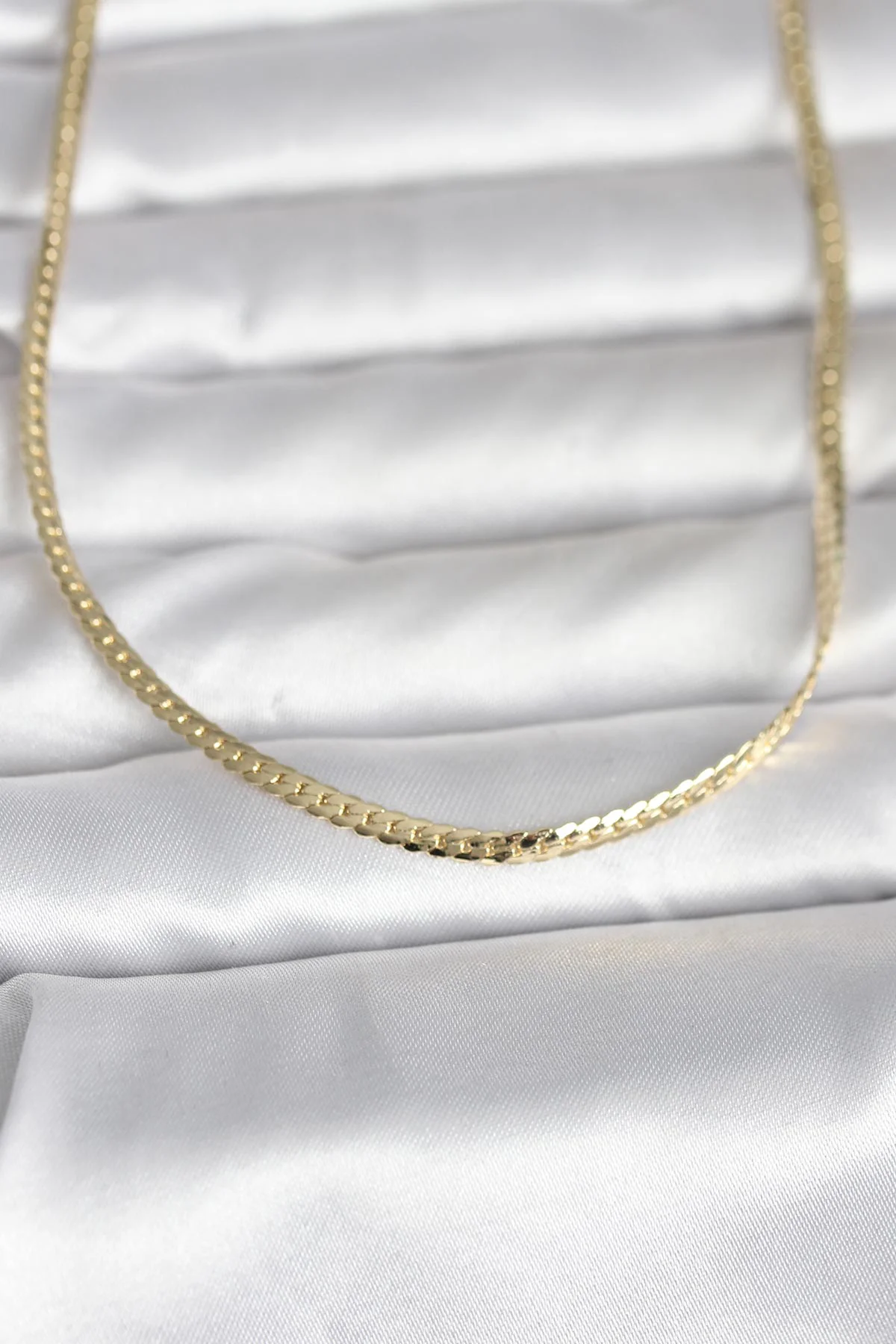 14K Altın Kaplama CM Yassı Zincir Kolye 45 cm - Şık ve Dayanıklı Tasarım