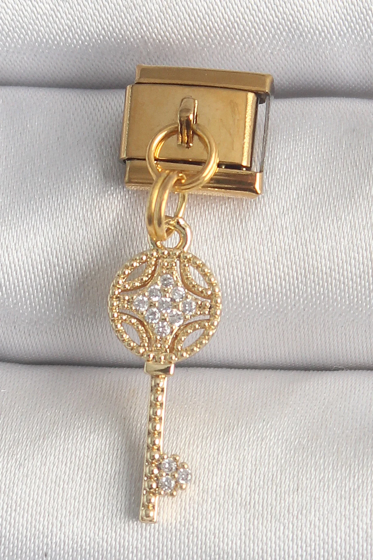 316L Çelik Gold Renk Sallantı Zirkon Taşlı Anahtar Model Charm - Paslanmaz ve Şık Anahtarlık