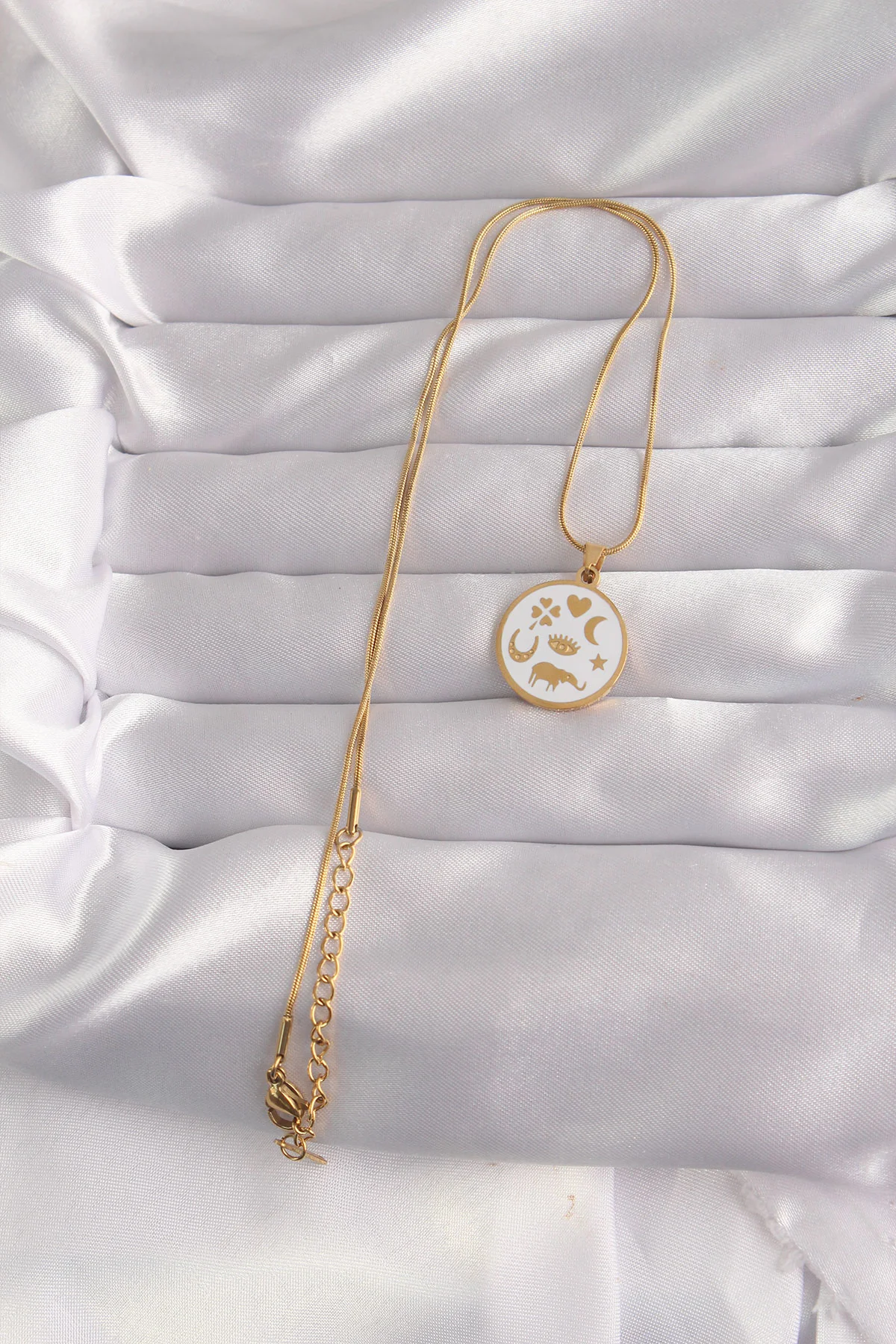 316L Çelik Gold Renk Beyaz Mineli Karışık Figürlü Tarot Kolye - Etkileyici ve Şık Tasarım