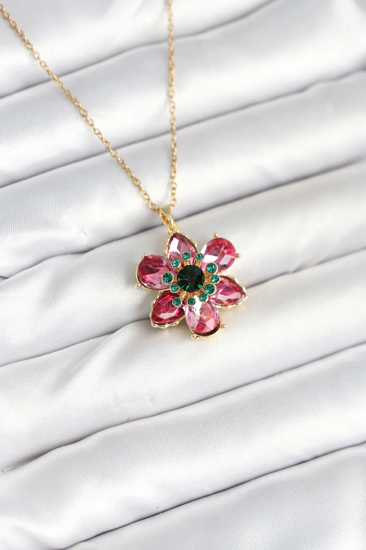 316L Çelik Zincirli Pembe Çiçek Model Kadın Kolye 5886 - Günlük ve Abiye Moda
