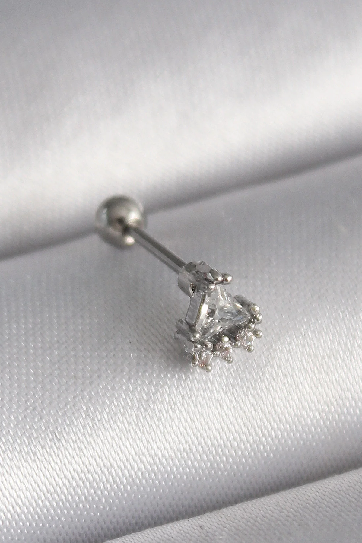 Northcity 316L Gümüş Renk Üçgen Zirkon Taşlı Tragus Piercing (6mm