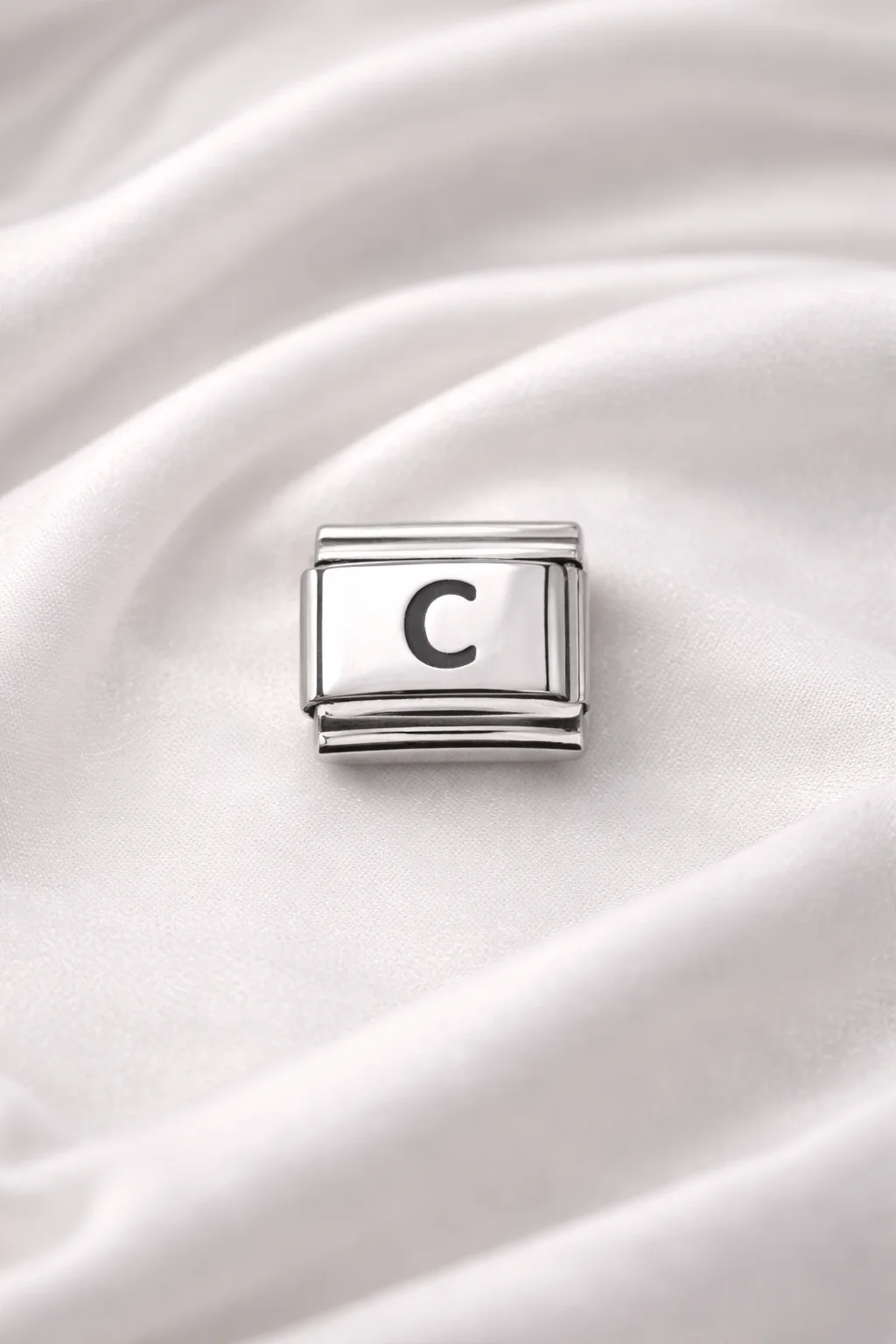 Northcity C Harfi Charm – Çelik Harfli Bileklik Aksesuarı, Kişiye