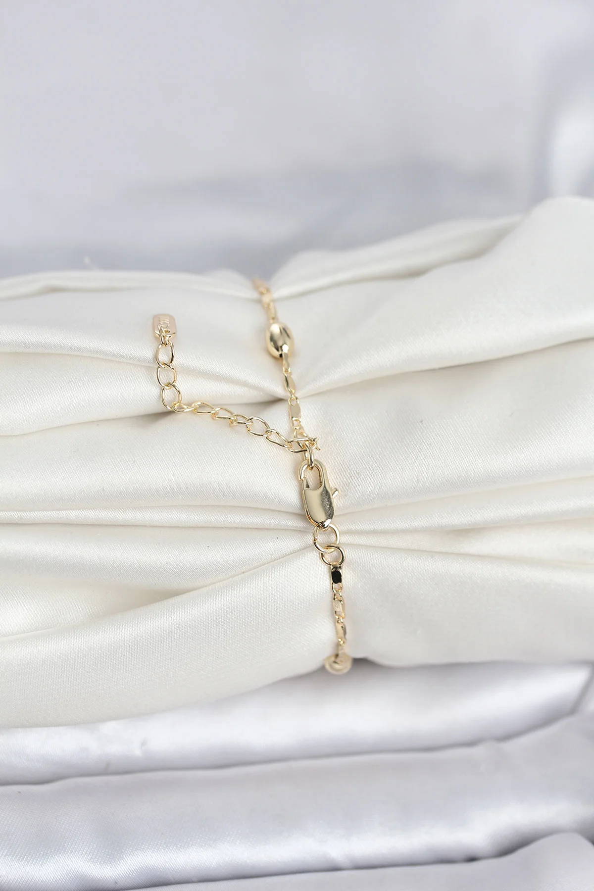 Northcity CM Damla Topçuk Model Kadın Bileklik - 14K Gold Altın Rengi Kaplama