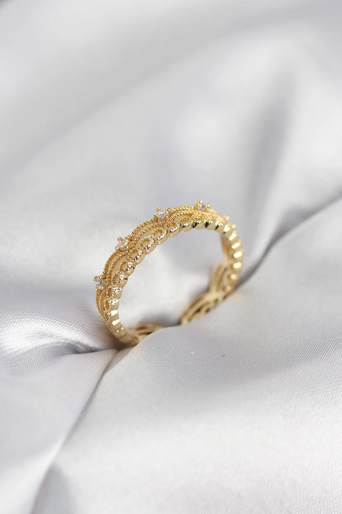Gold Renk Motif Desenli Zirkon Taşlı Kadın Yüzük 5886 - Şık ve Uyumlu