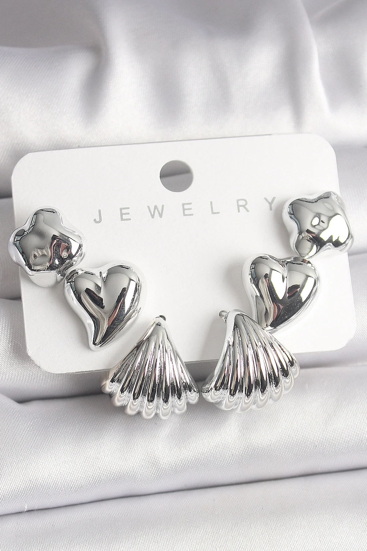 Gümüş Renk Yonca Kalp Deniz Kabuğu Figür CCB Kadın Küpe Seti - Zarif Doğallık Kokan Aksesuar