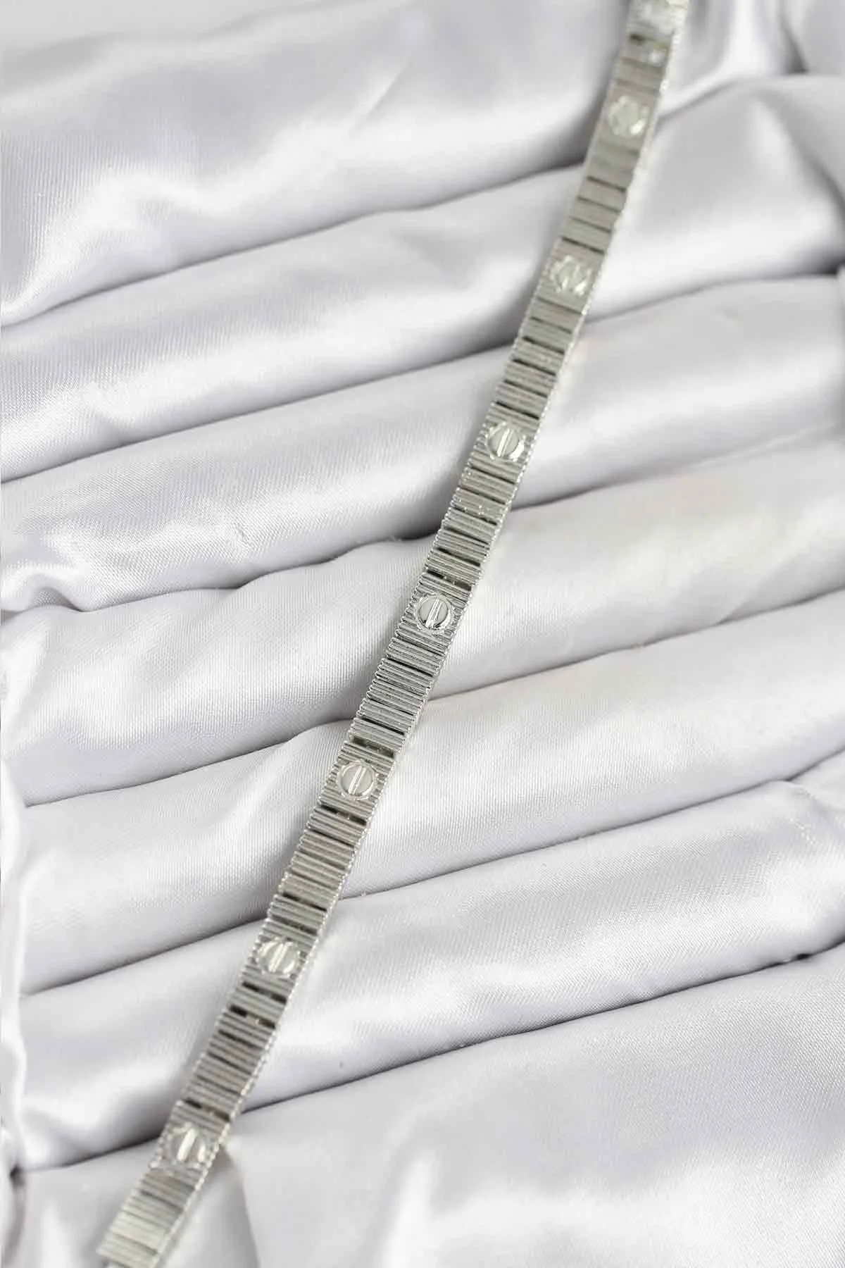 Gümüş Renk VIP Seri Bileklik, Pirinçten 18 cm
