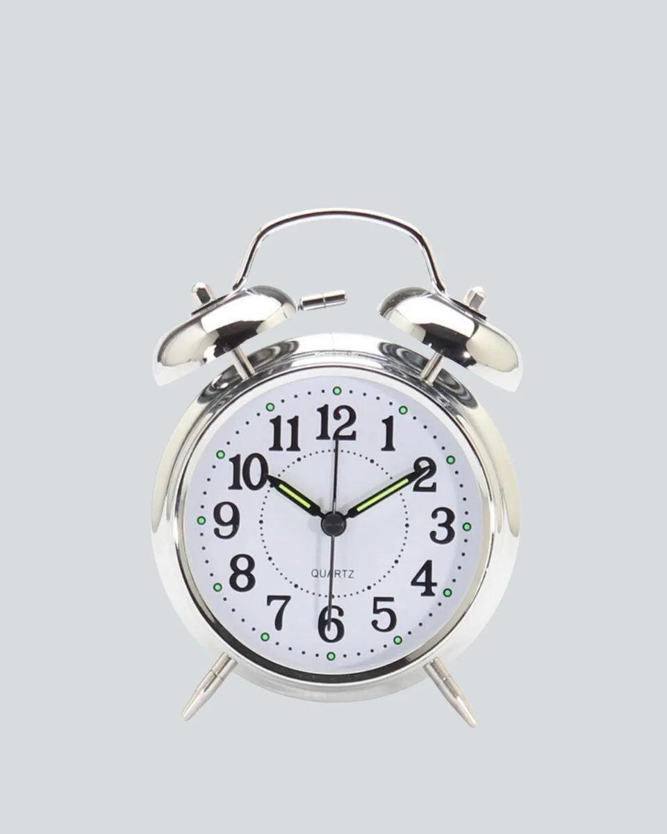 Gümüş Sessiz Işıklı Masa Saati Alarm - Estetik ve Fonksiyonel