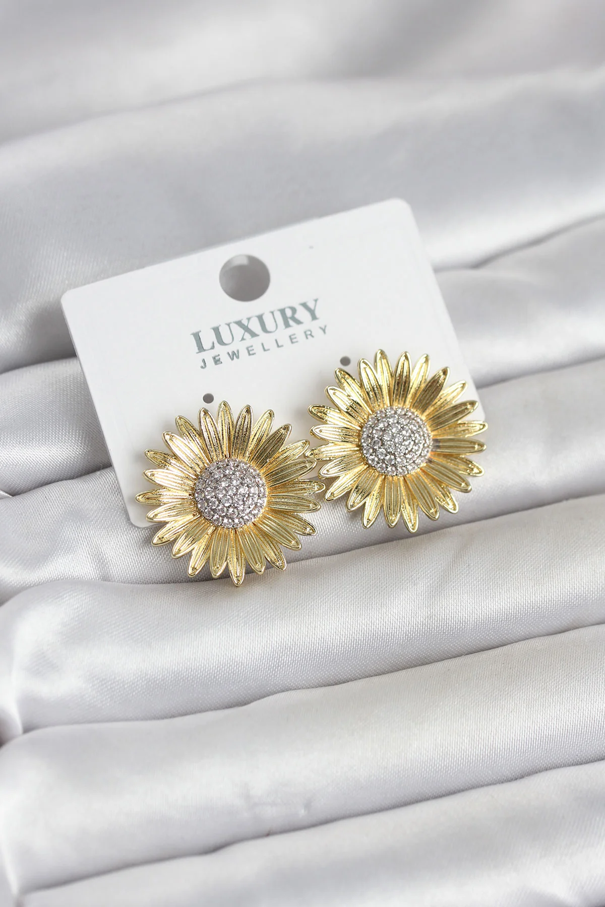 Northcity Papatya Model Zirkon Taşlı Pirinç Gold Kadın Küpe - Şık ve Dayanıklı
