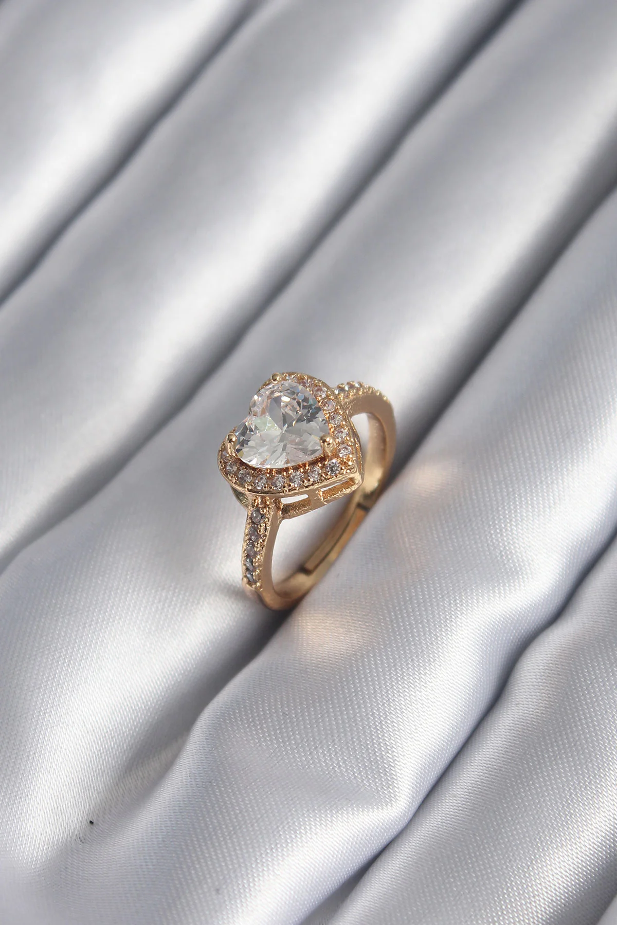 Northcity Pirinç Gold Renk Zirkon Taşlı Kalp Charm Model Kadın Yü