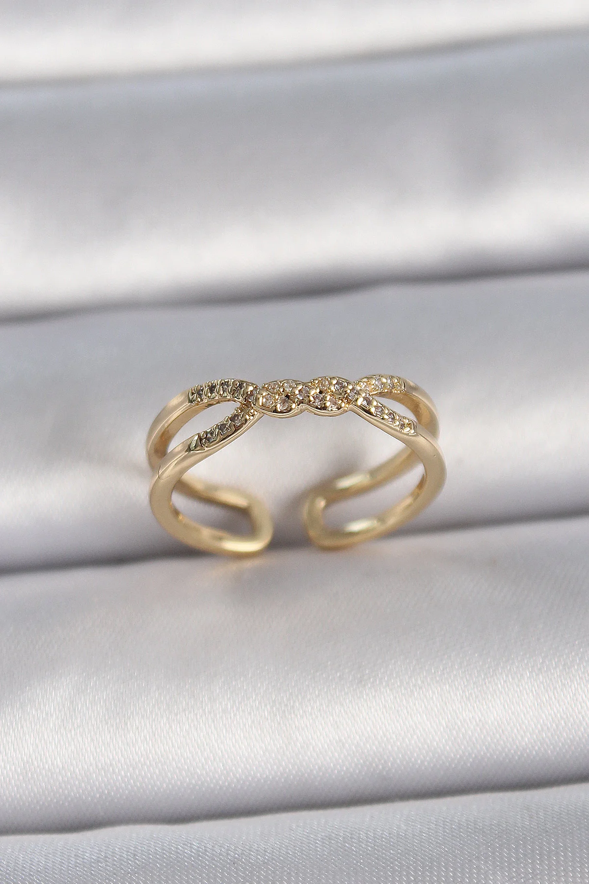 Pirinç Gold Zirkon Taşlı Sarmal Model Kadın Yüzük 5886 - Altın Görünümlü