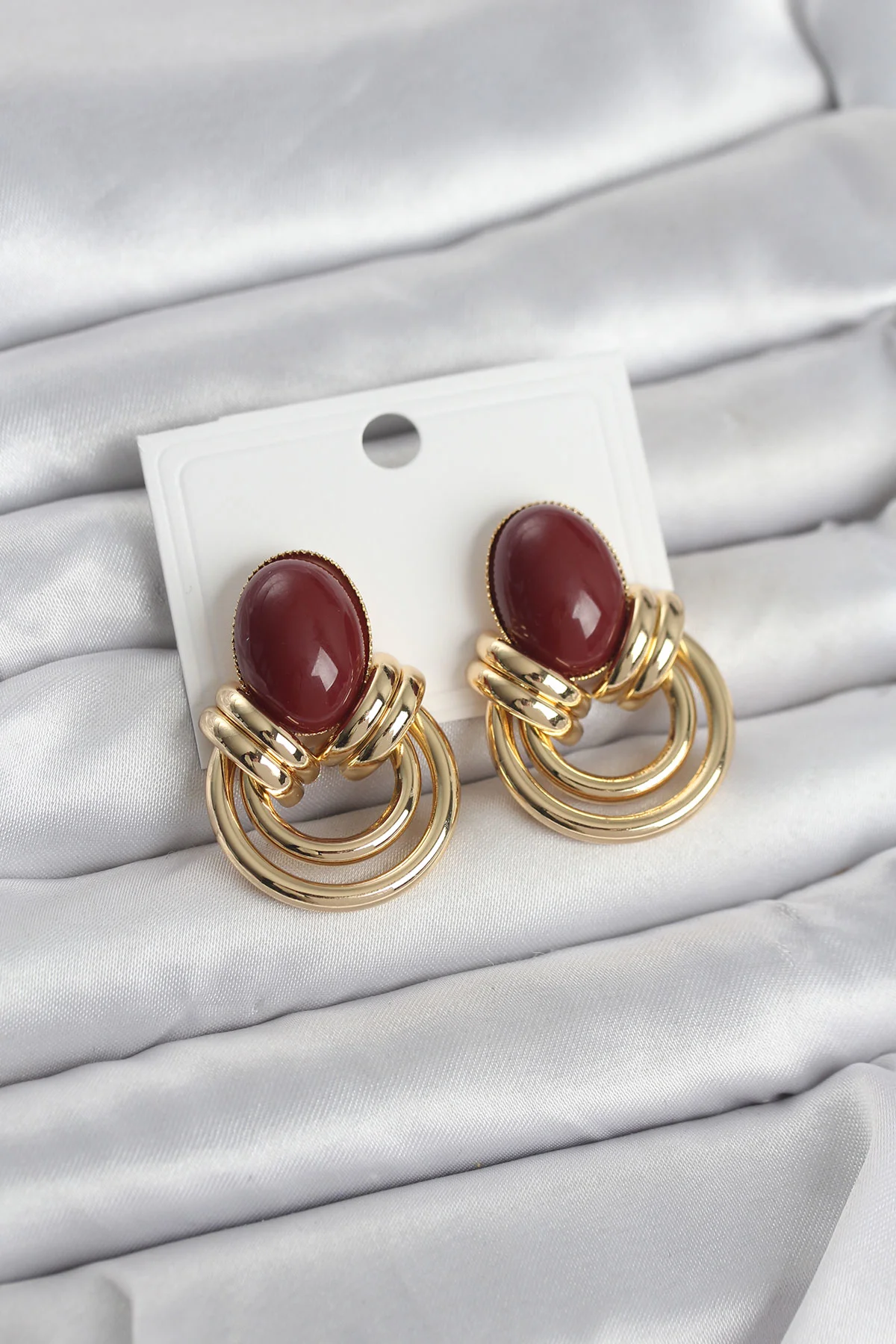 Pirinç Gold Renk Bordo Taşlı Vintage Kadın Küpe - Eşsiz Tasarım