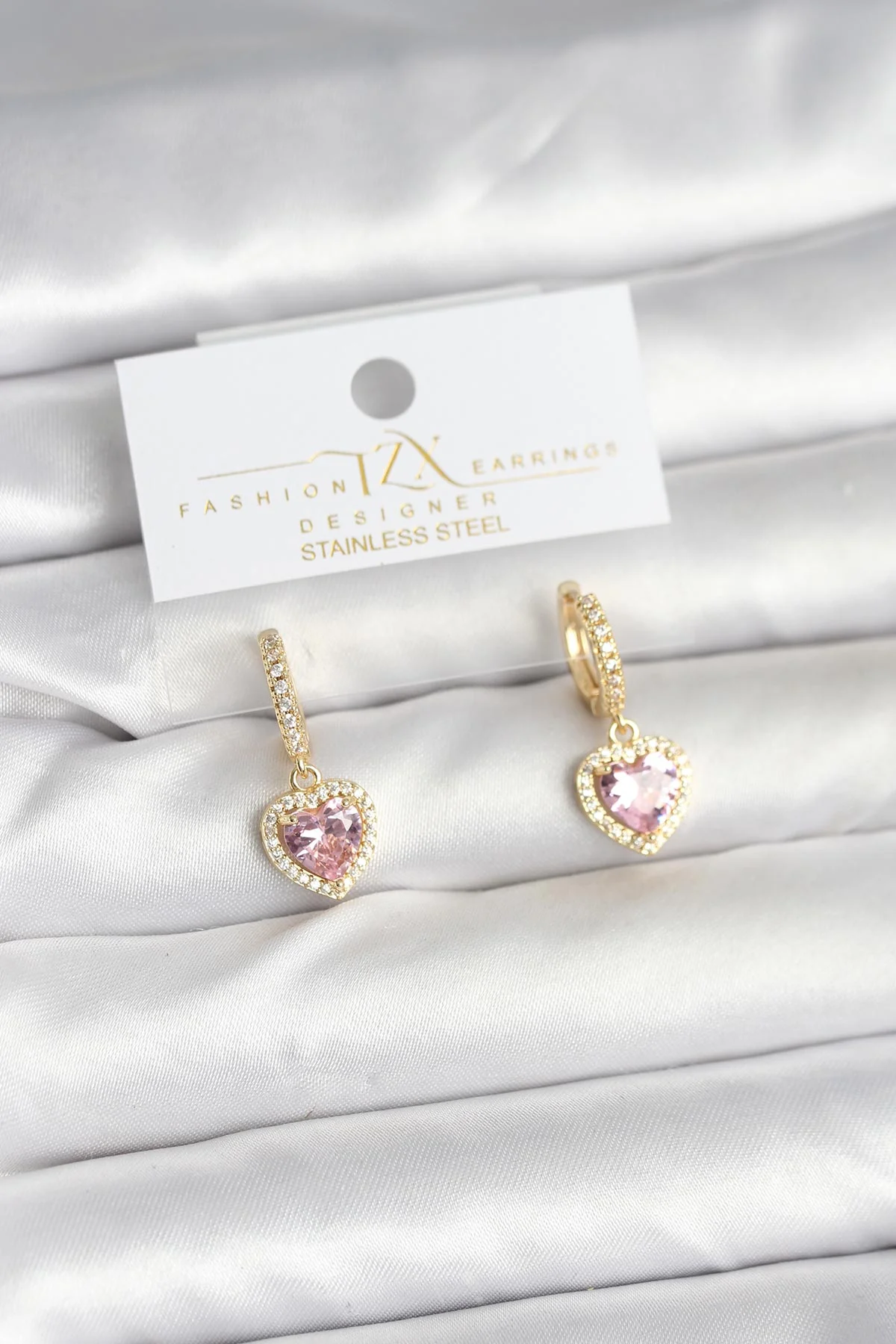Pirinç Gold Pembe Zirkon Taşlı Kalp Model Kadın Küpe 5886 - Şık ve Kalıcı Görünüm