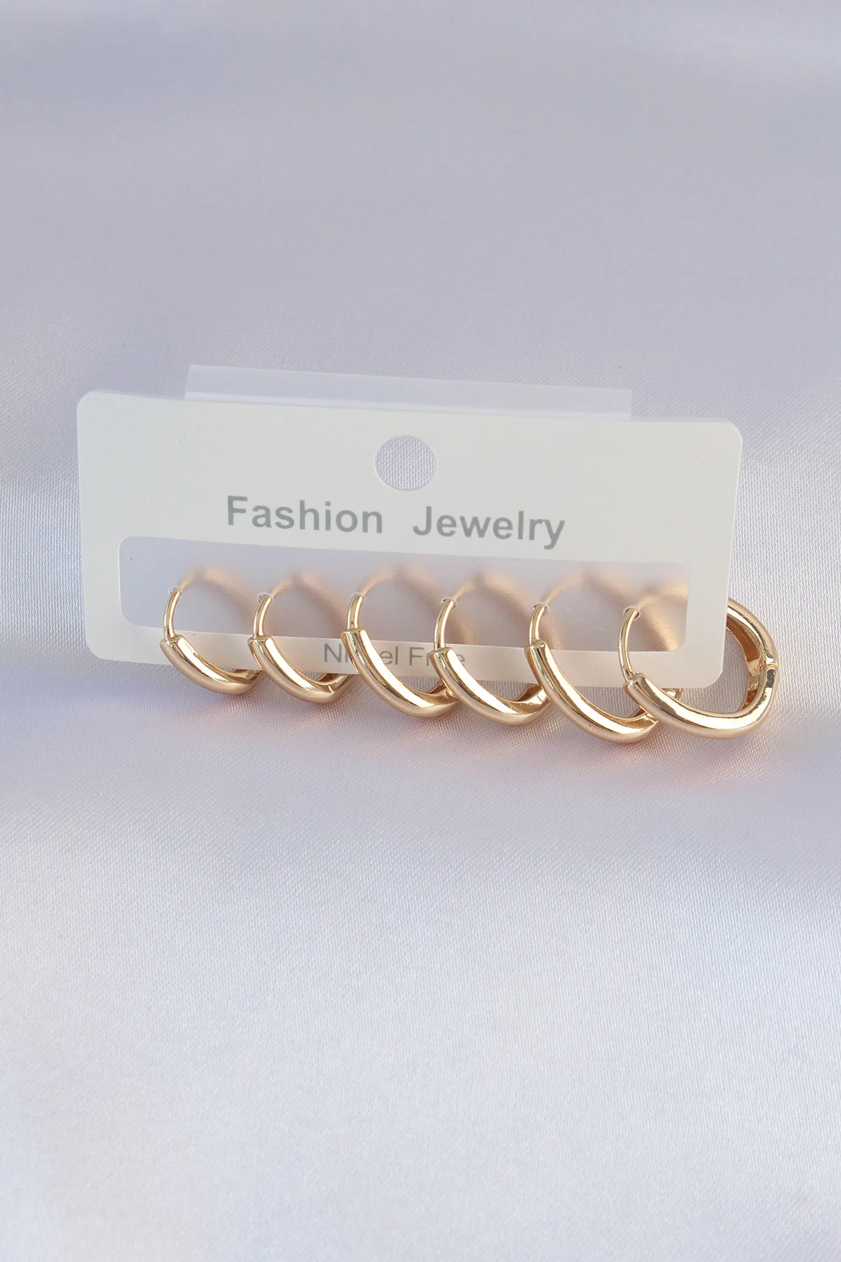Pirinç Gold Renk Oval Küpe Seti - Şık ve Karişime Karşı Dayanıklı