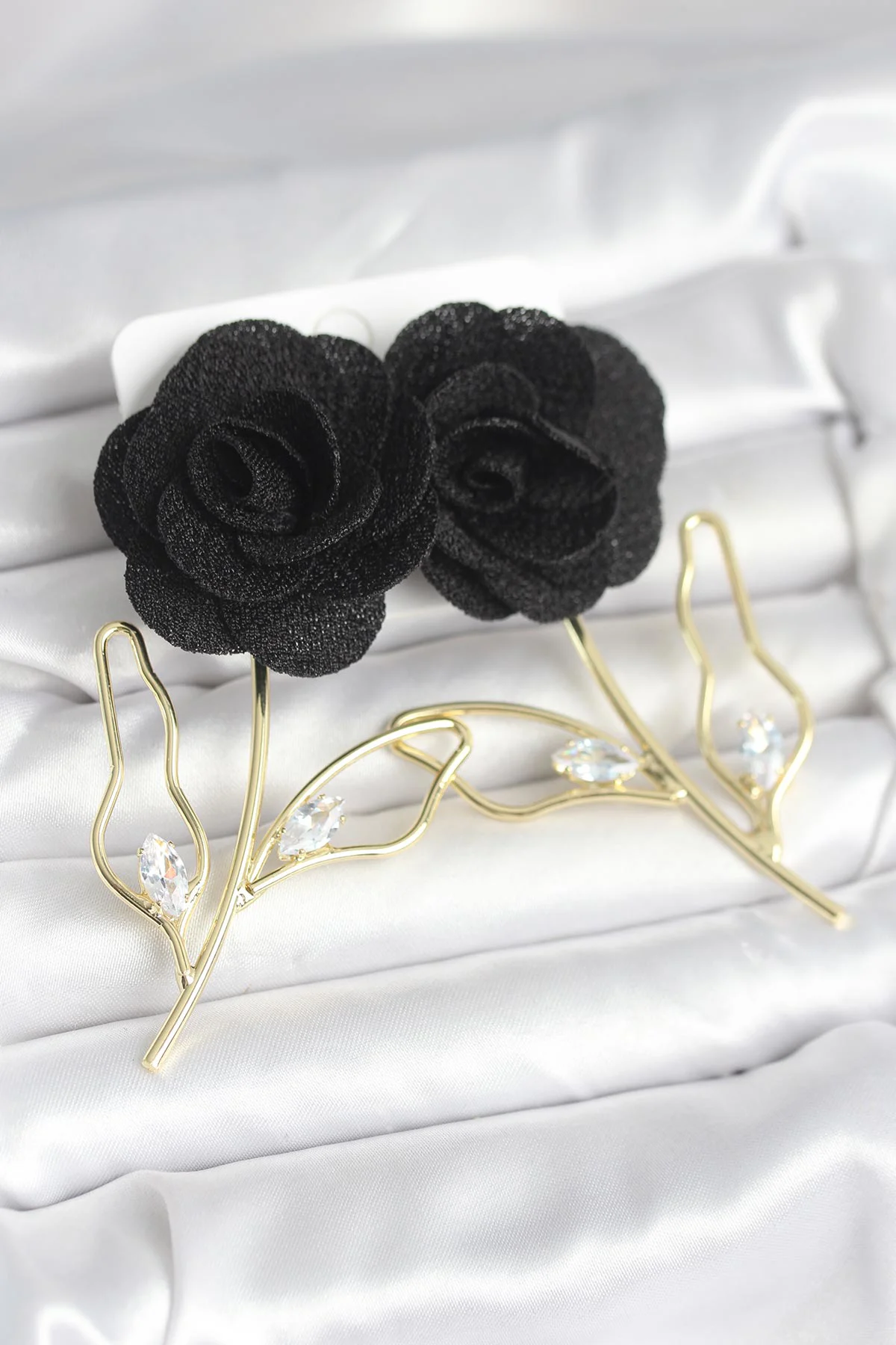 Pirinç Gold Siyah Gül Model Kadın Küpe - Eşsiz Vintage Zarafet