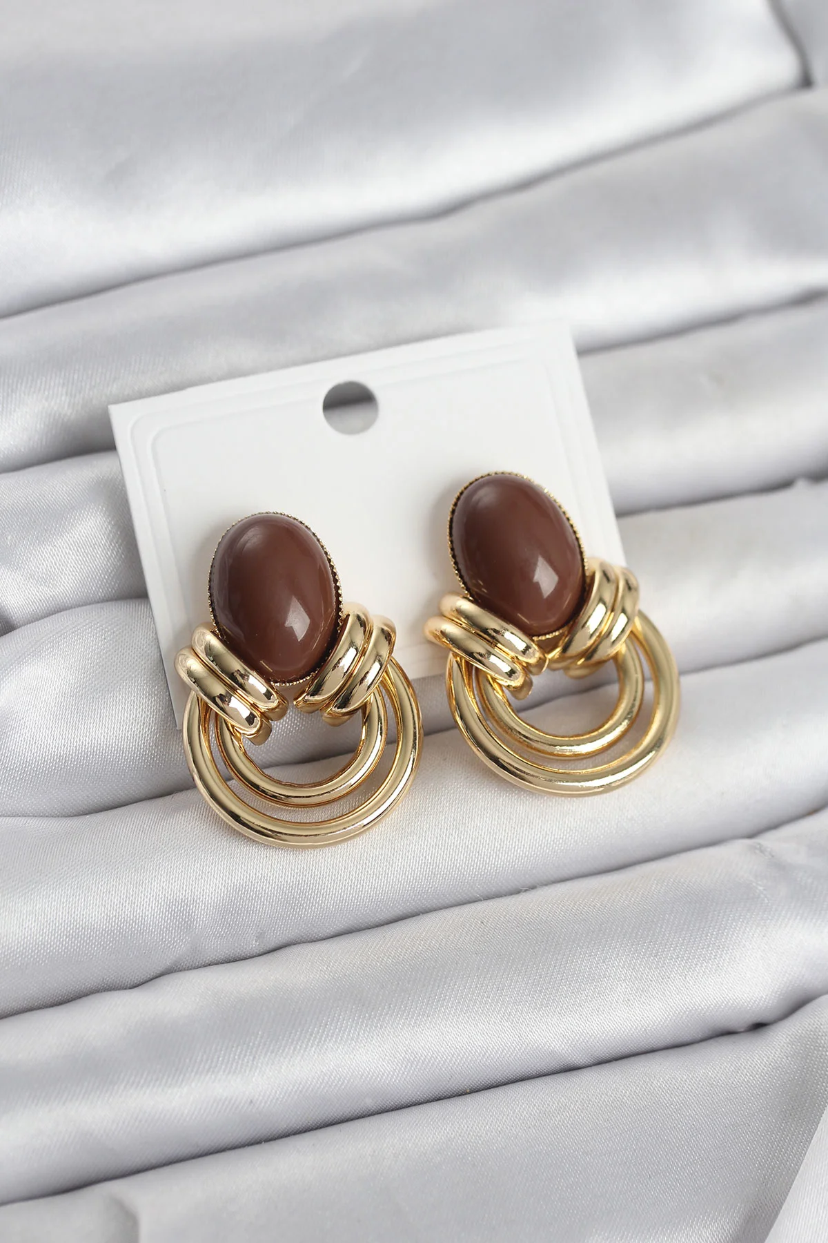 Pirinç Taşlı Vintage Kadın Küpe - Gold Renk Elmas Etek