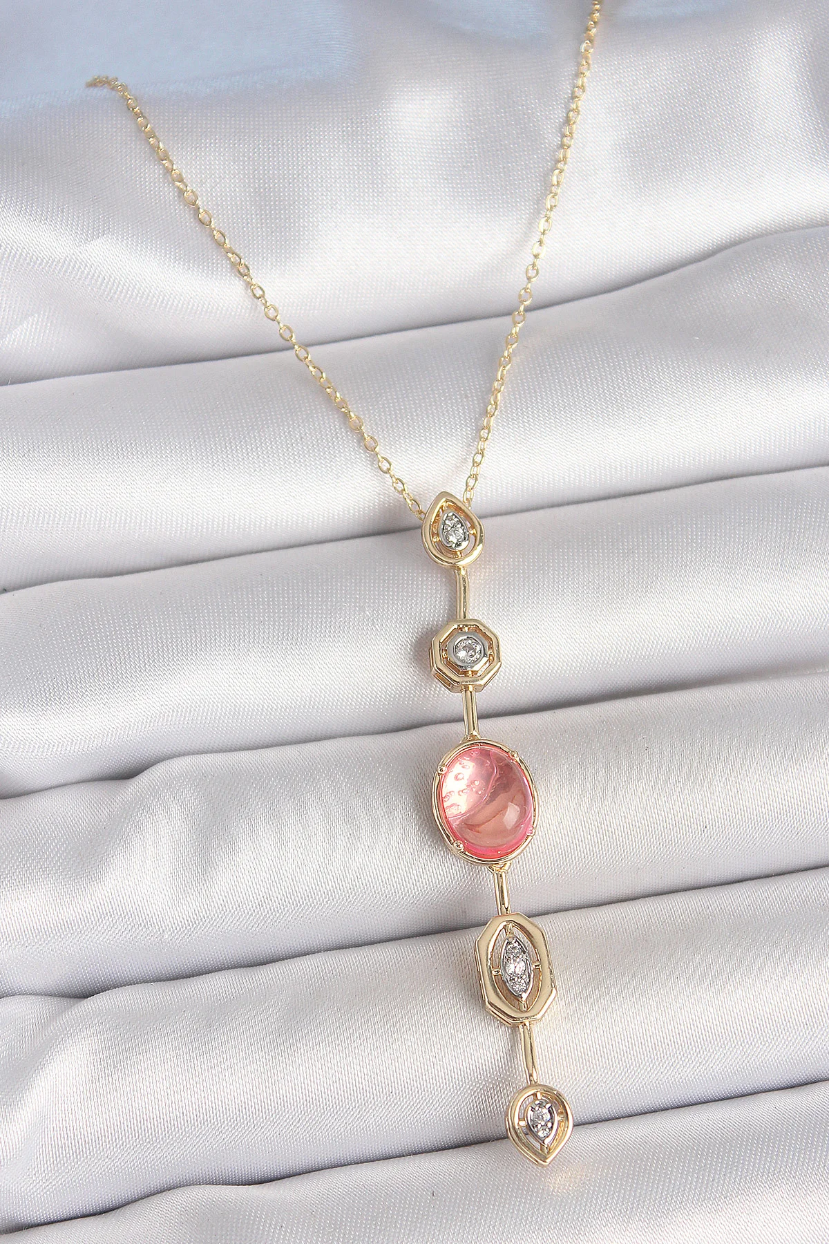 Pirinç Zincir Pembe Gold Zirkon Taşlı Y Kolye - Özenli Tasarım ve Şık Görünüm