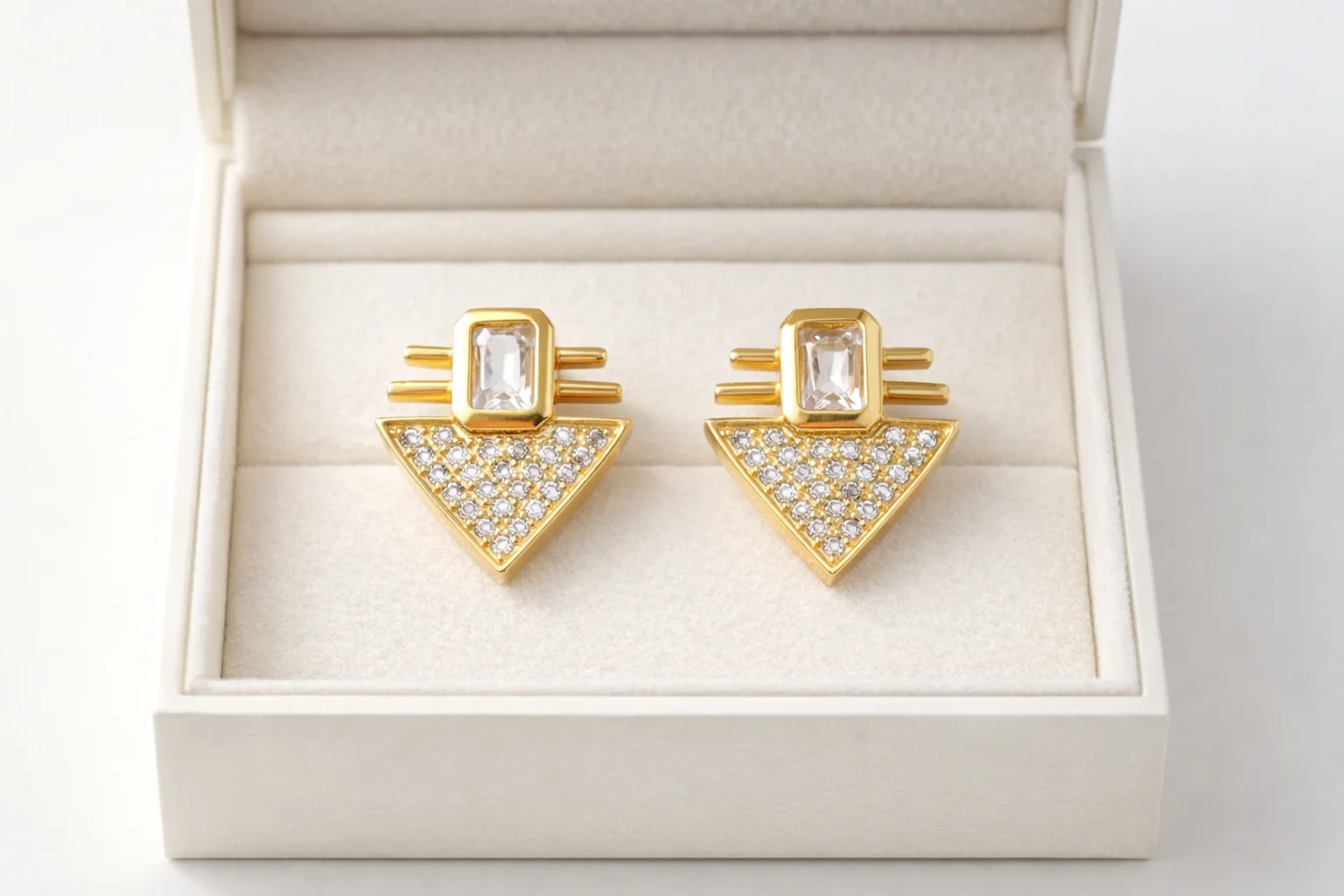 Northcity Serenay Küpe MODEL 7 – Geometrik Zirkon Taşlı Gold Çeli