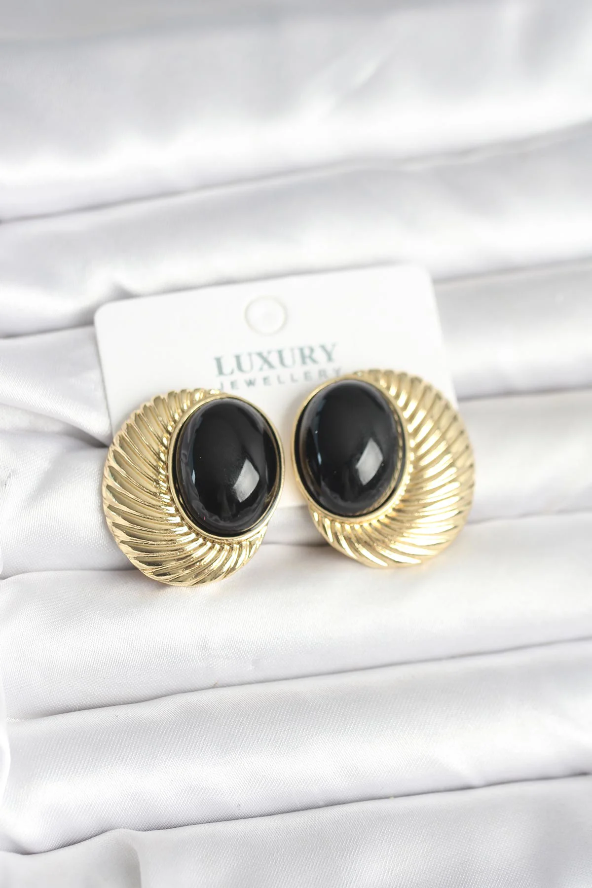 Vintage Pirinç Küpe - Gold Renk Siyah Boncuklu Oval Kadın Süs Edecesi