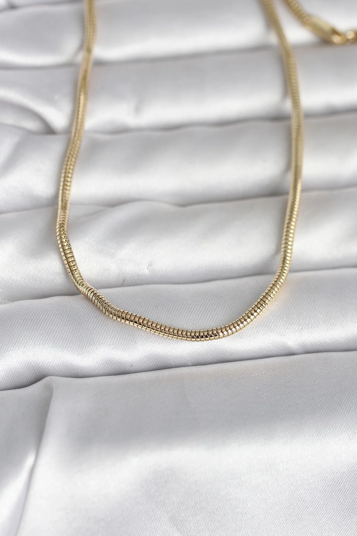 Yılan Zincir Kolye 60 cm 14K Gold Kaplama - Şık ve Dayanıklı Modeller