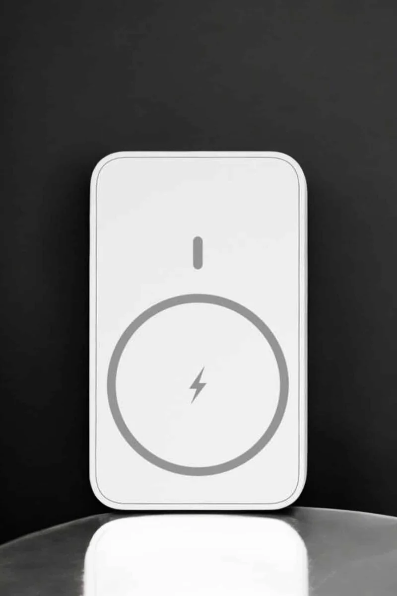 Yüksek Performanslı MagSafe Batarya - 15W Hızlı Şarj ve Manyetik Tasarım