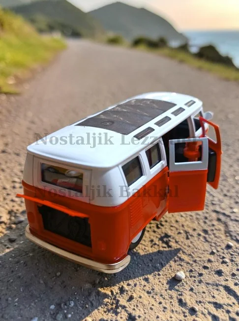 Nostaljik Kırmızı Sesli ve Işıklı Volkswagen Type 2 Camper Van ( 1/36 Ölçek ) Metal Çek Bırak Kapılar Açılır Model Araba Nostaljik Kırmızı Sesli ve Işıklı Volkswagen Type 2 Camper Van ( 1/36 Ölçek ) Metal Çek Bırak Kapılar Açılır Model Araba