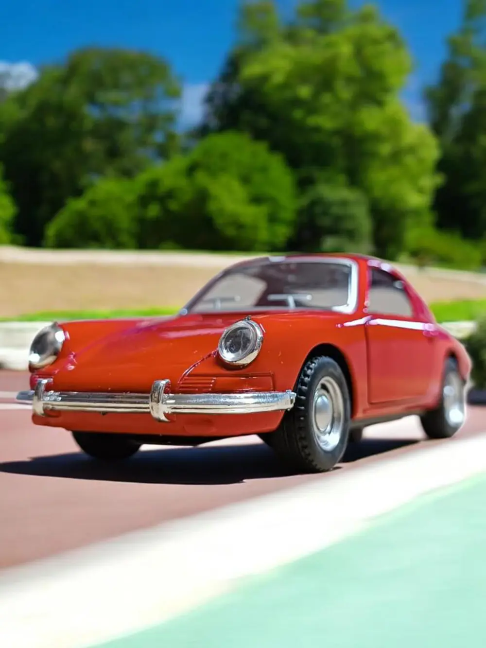 Nostaljik Klasik Metal Çek Bırak Araba Kırmızı Kapılar Açılır ( 1