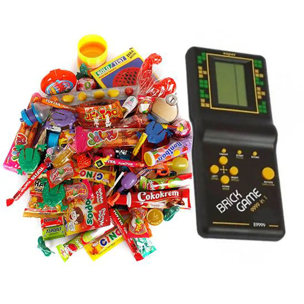 Nostaljik Lezzetler Hediye Kutusu Siyah Tetrisli Büyük Boy 80'ler Nostaljik Lezzetler Hediye Kutusu Siyah Tetrisli Büyük Boy 80'ler