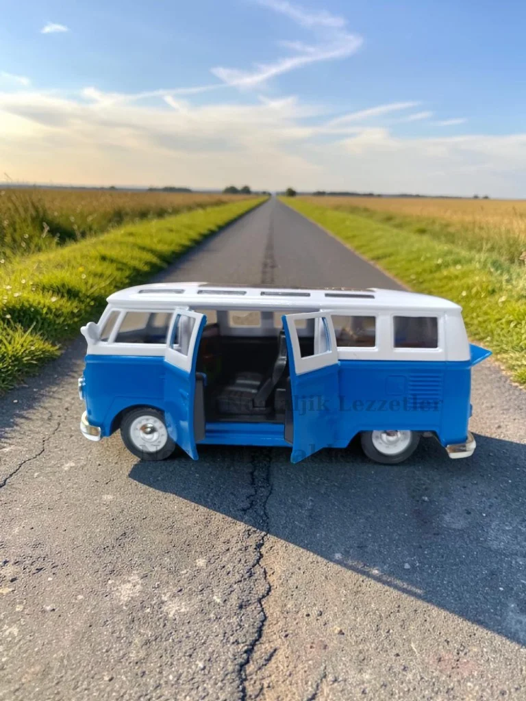 Nostaljik Mavi Volkswagen Type 2 Camper Van Sesli ve Işıklı ( 1/36 Ölçek ) Metal Çek Bırak Kapılar Açılır Model Araba Nostaljik Mavi Volkswagen Type 2 Camper Van Sesli ve Işıklı ( 1/36 Ölçek ) Metal Çek Bırak Kapılar Açılır Model Araba