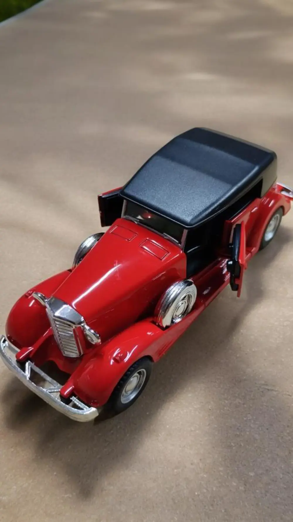 Nostaljik Metal Çek Bırak Araba Kırmızı Kapılar Açılır ( 1/36 Ölç