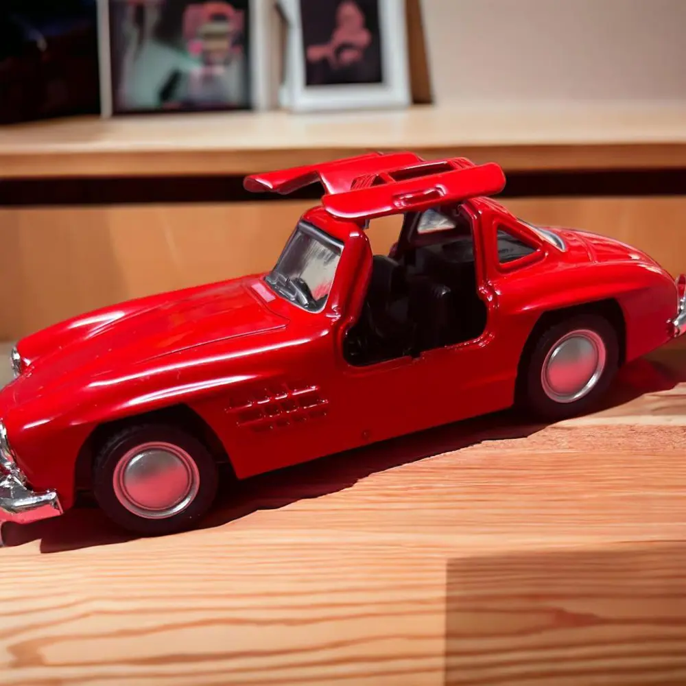 Nostaljik Metal Çek Bırak Araba Kırmızı Kapılar Açılır ( 1/36 Ölç