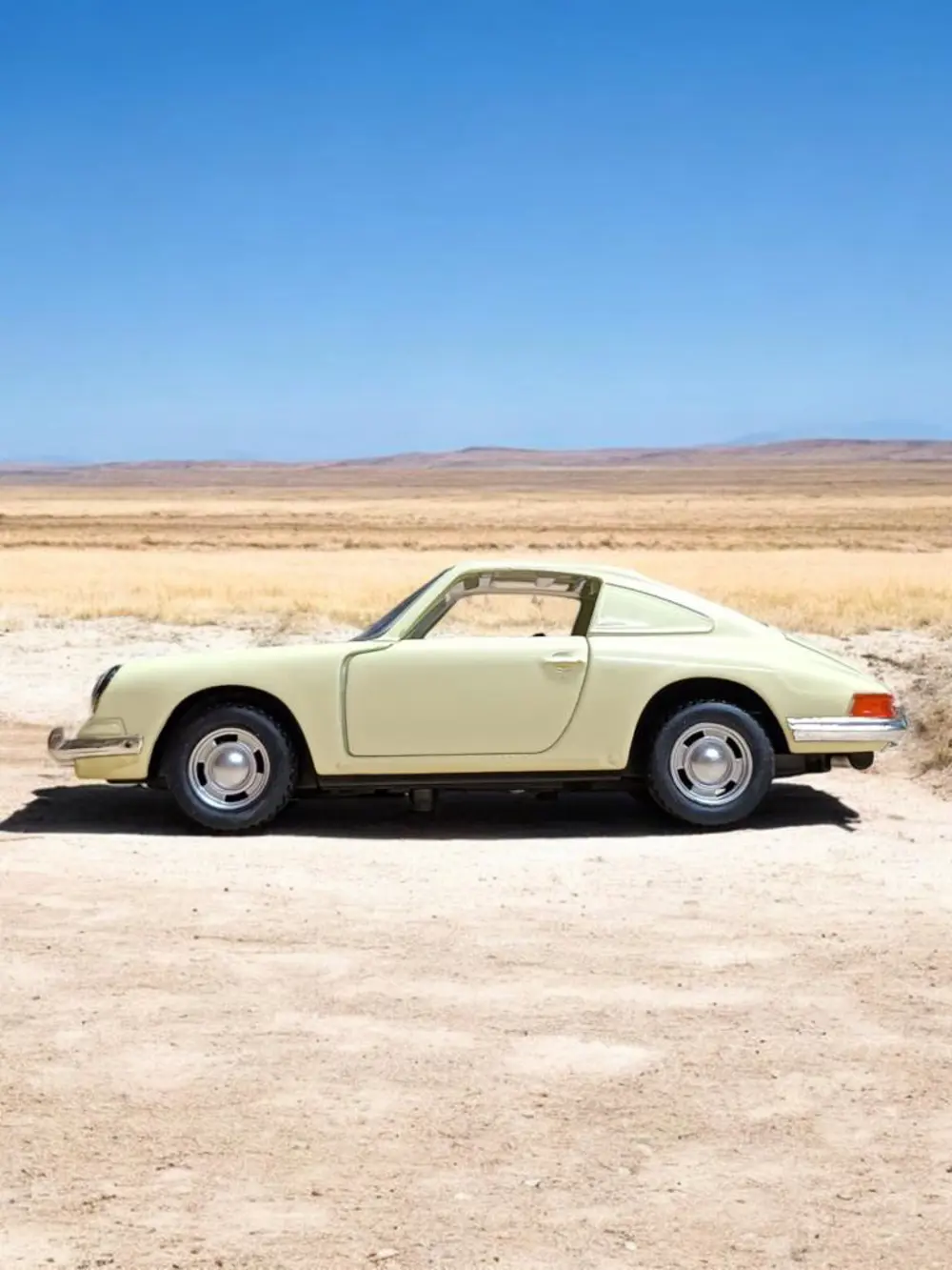 Nostaljik Metal Çek Bırak Araba Krem Kapılar Açılır ( 1/36 Ölçek 