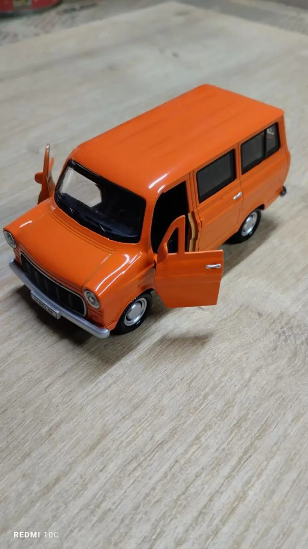 Nostaljik Metal Çek Bırak Ford Sesli ve Işıklı Minibüs Turuncu ( 