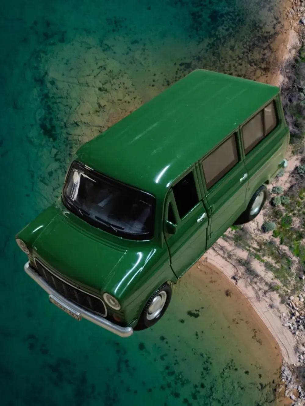 Nostaljik Metal Çek Bırak Ford Sesli ve Işıklı Minibüs Yeşil ( 1/