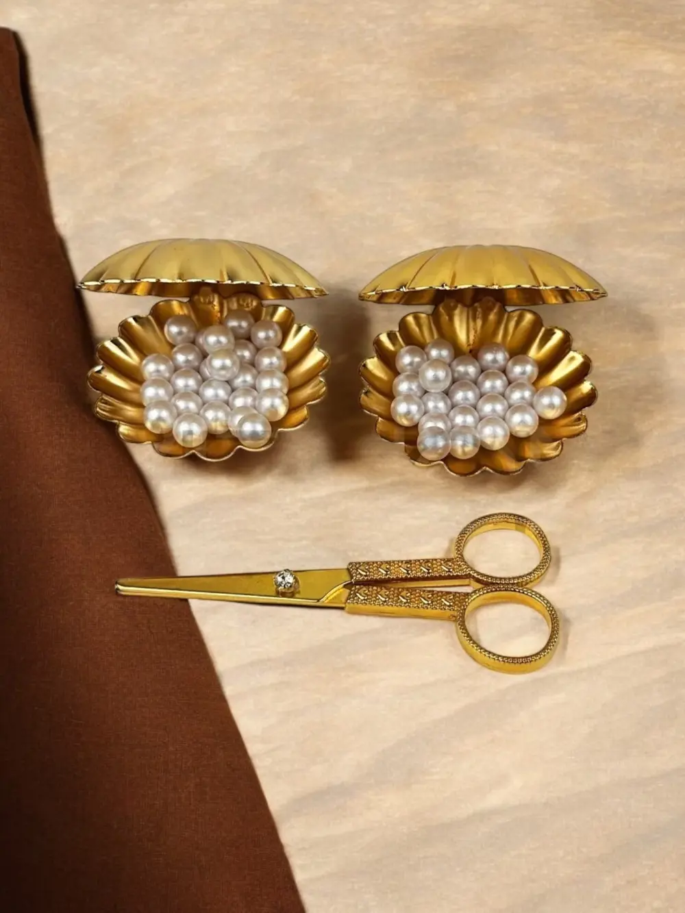 Nuvola İstridye İncili Yüzüklük ve Söz Makası Nuvola İstridye İncili Yüzüklük ve Söz Makası