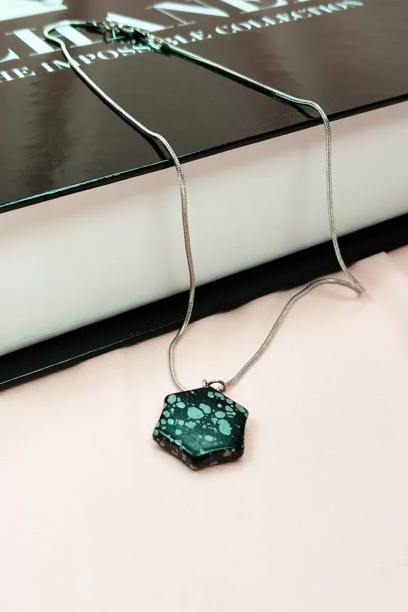 Obsidyen Doğal Taşı Zincirli El Yapımı Kolye Uç: 2 cm Zincir: 20 