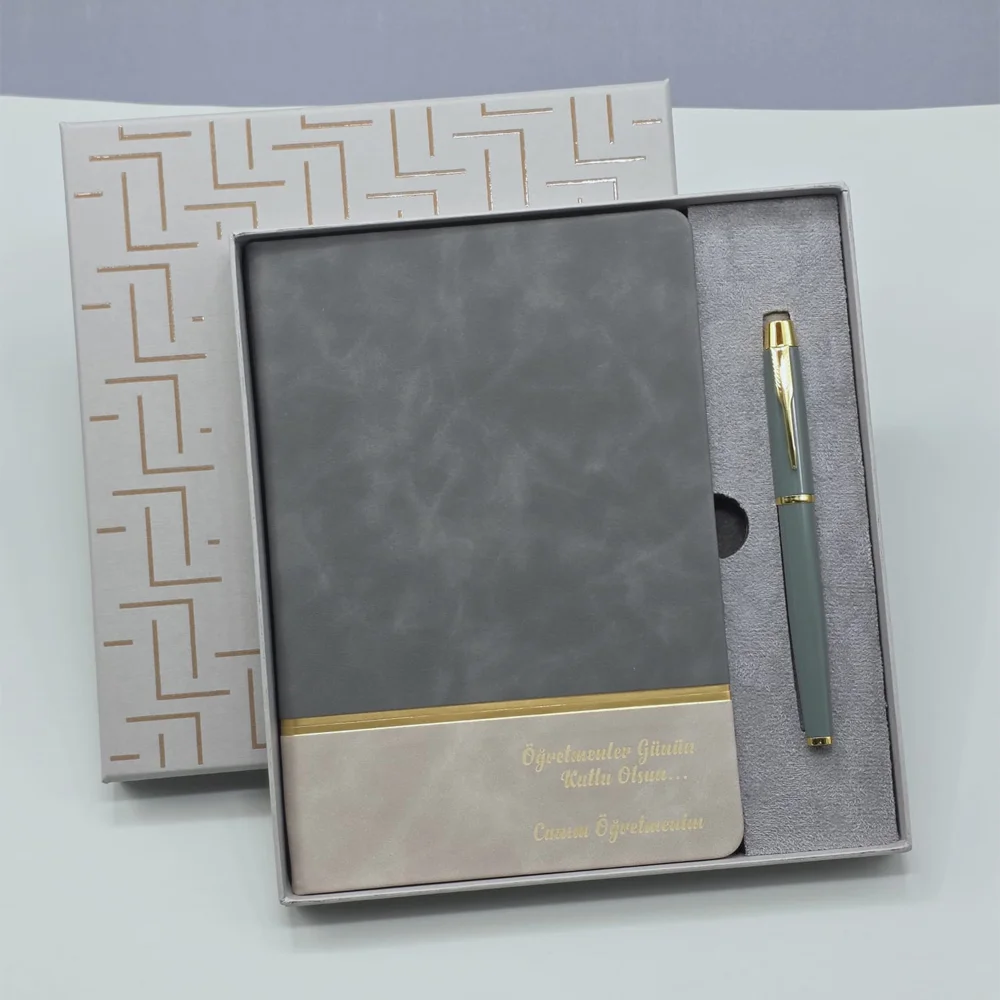 Öğretmenler Gününe Özel Deri Defter Ve Kalem Set Öğretmenler Gününe Özel Deri Defter Ve Kalem Set