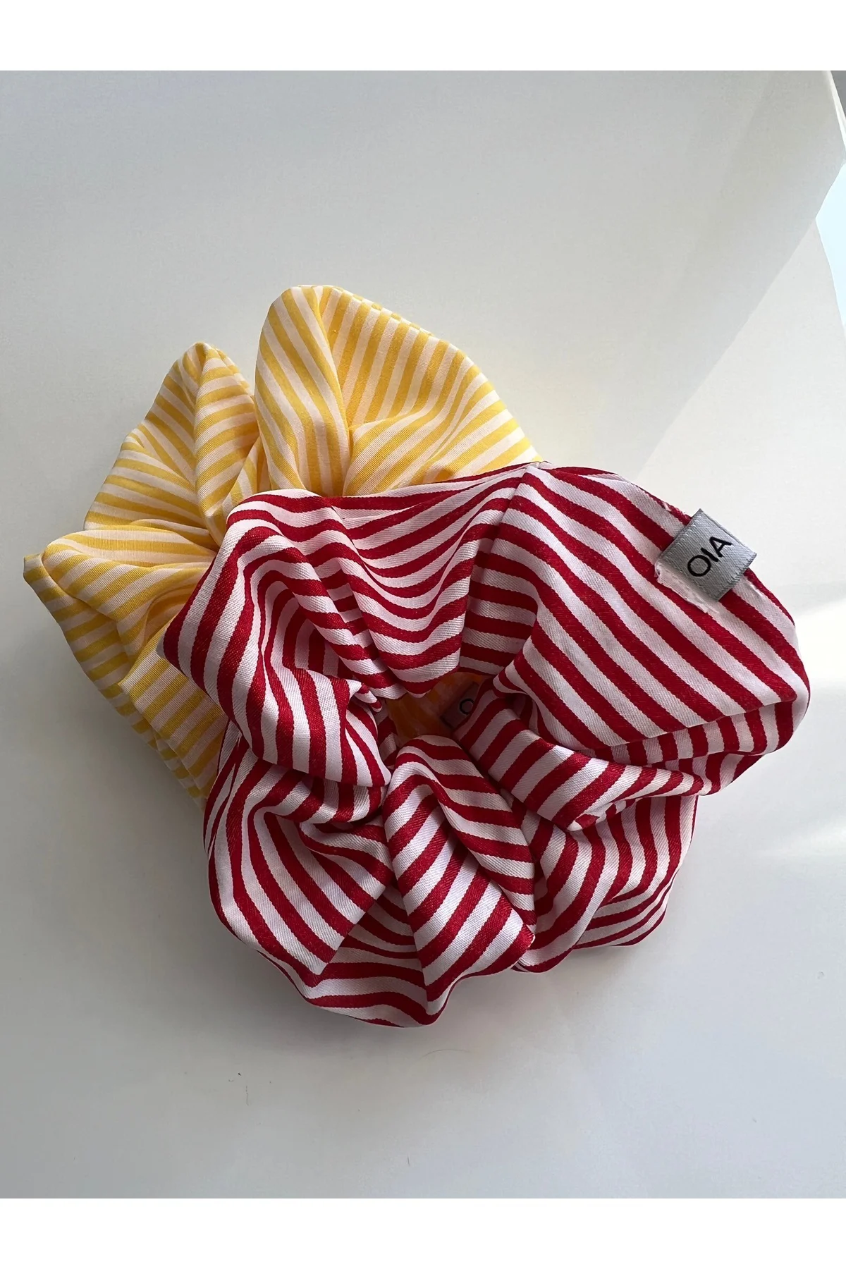 OIA Timeless Scrunchie Set Lastik Toka Basic 2026 Kırmızı-Sarı Çizgili-Mavi Pötikare
