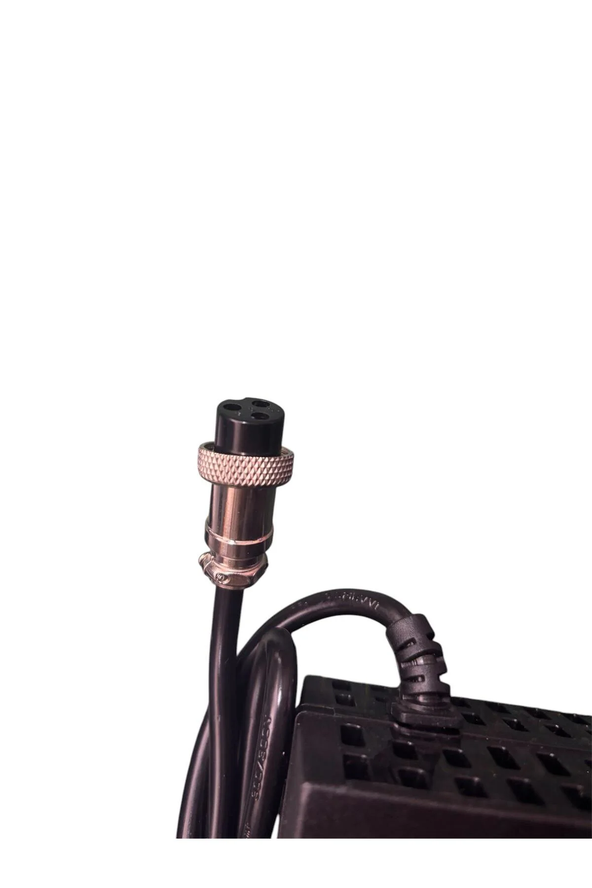 ONVO 012 Hızlı Şarj Adaptörü 1 saatte full şarz olur.